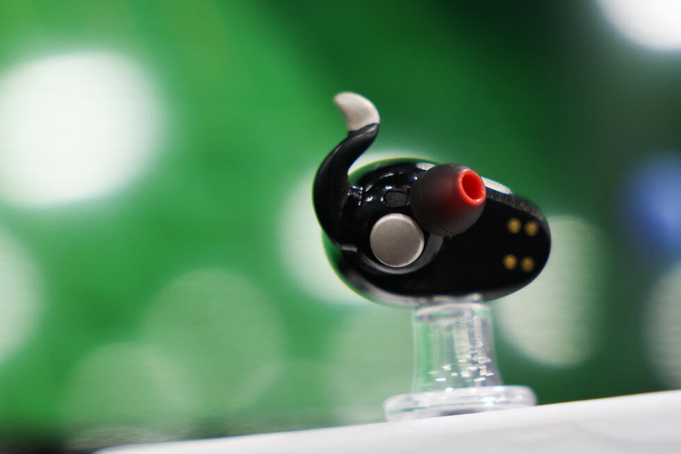 From music to mind reading: AI startups bet on earbuds- Ảnh 2.