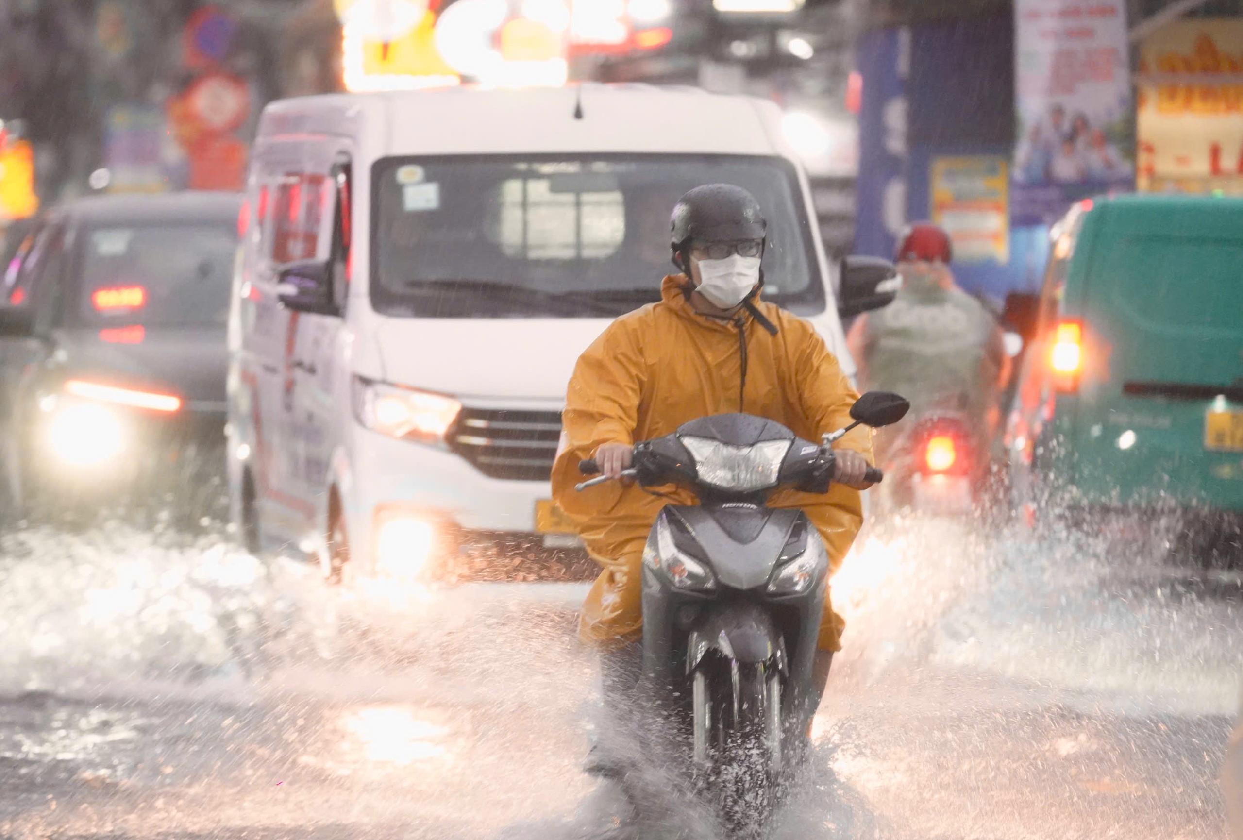 Hôm nay miền Tây mưa to trước từ chiều, về tối tới TP.HCM, Tây Ninh - Ảnh 1.