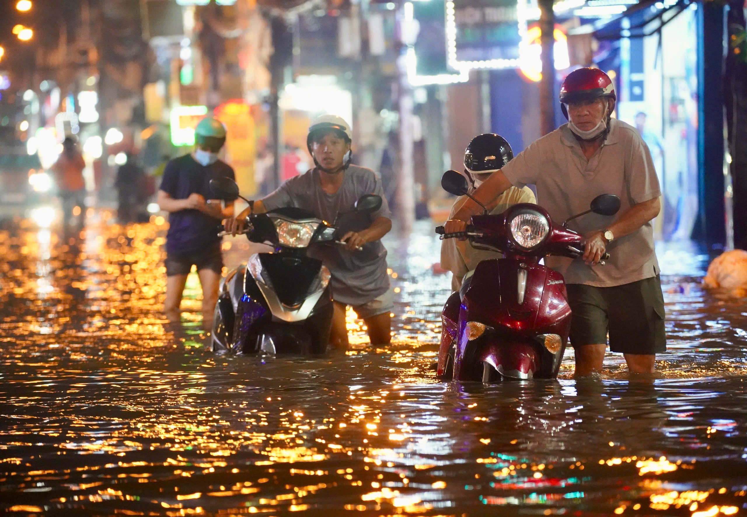Thời tiết hôm nay 5-10: Không khí lạnh gây mưa to cho Bắc Bộ - Ảnh 1.