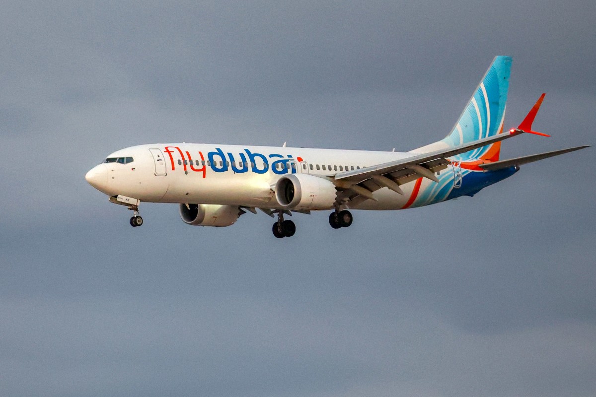 Vì sao có tới 4 phi công trên máy bay Flydubai vào thời điểm gặp sự cố? - Ảnh 1.