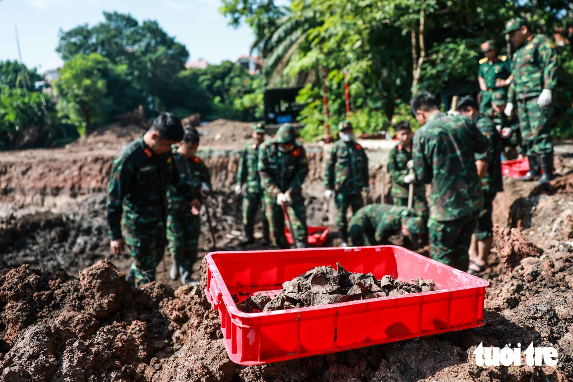 Nỗ lực chạy đua với nắng mưa, hơn 700 liệt sĩ đã được tìm thấy tại công viên Lê Thị Riêng sau hơn 3 tháng - Ảnh 3.
