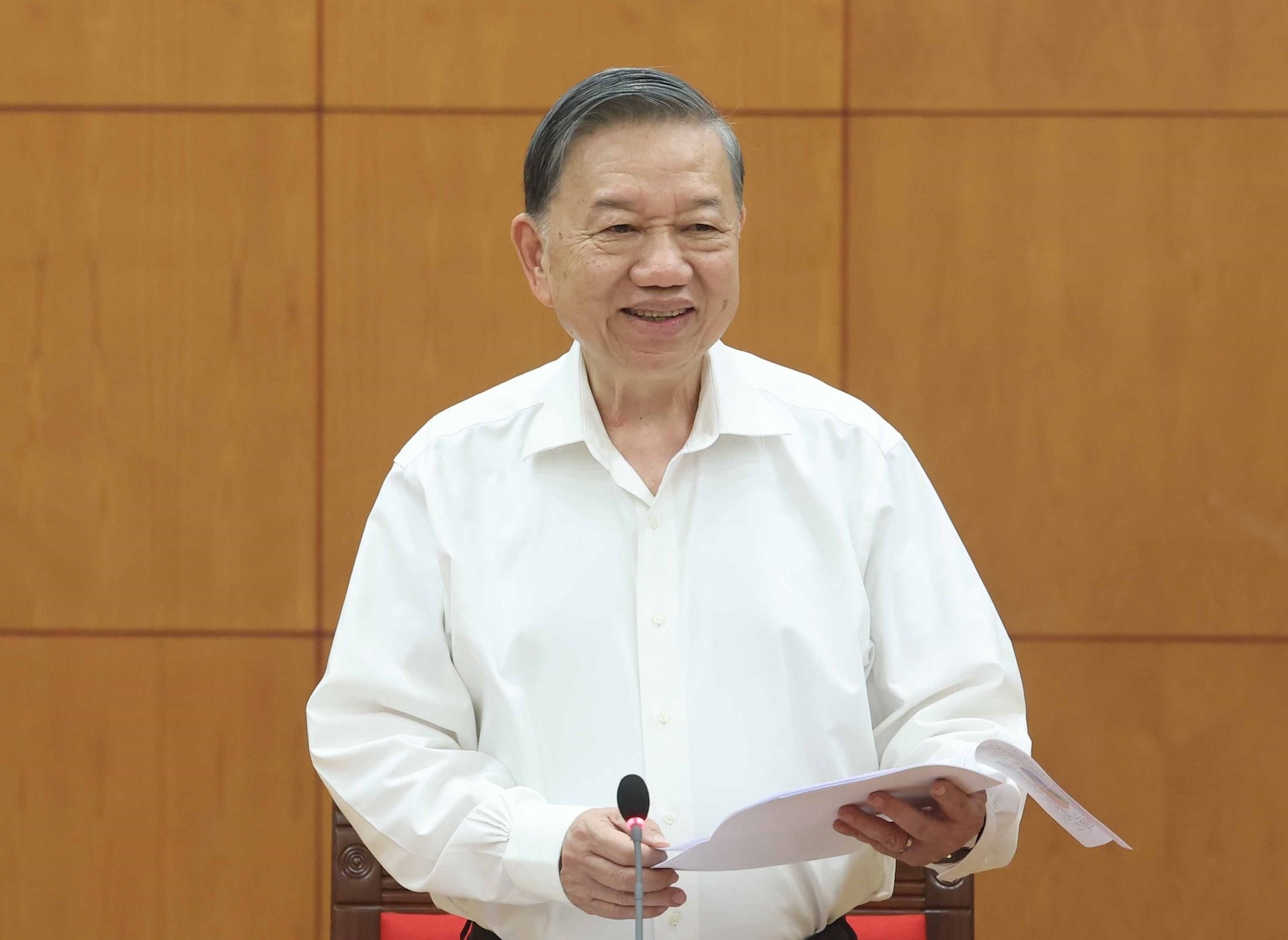 Tổng Bí thư, Chủ tịch nước: Báo cáo qua nhiều cấp không được làm khó khăn nhẹ đi, thành tích đậm lên - Ảnh 1.