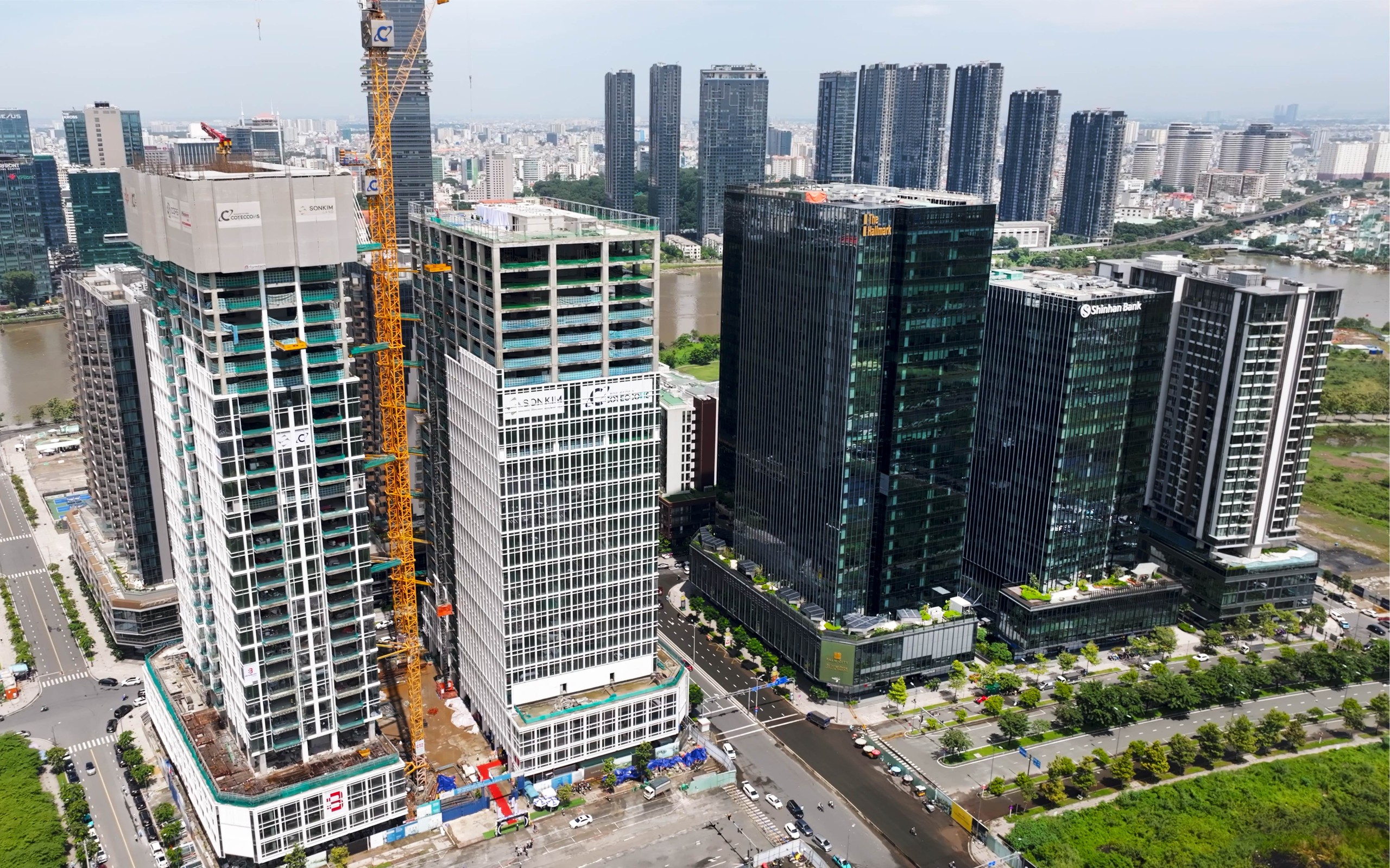 The OpusK cất nóc, hoàn thiện tổ hợp The Metropole Thủ Thiêm - Ảnh 1.