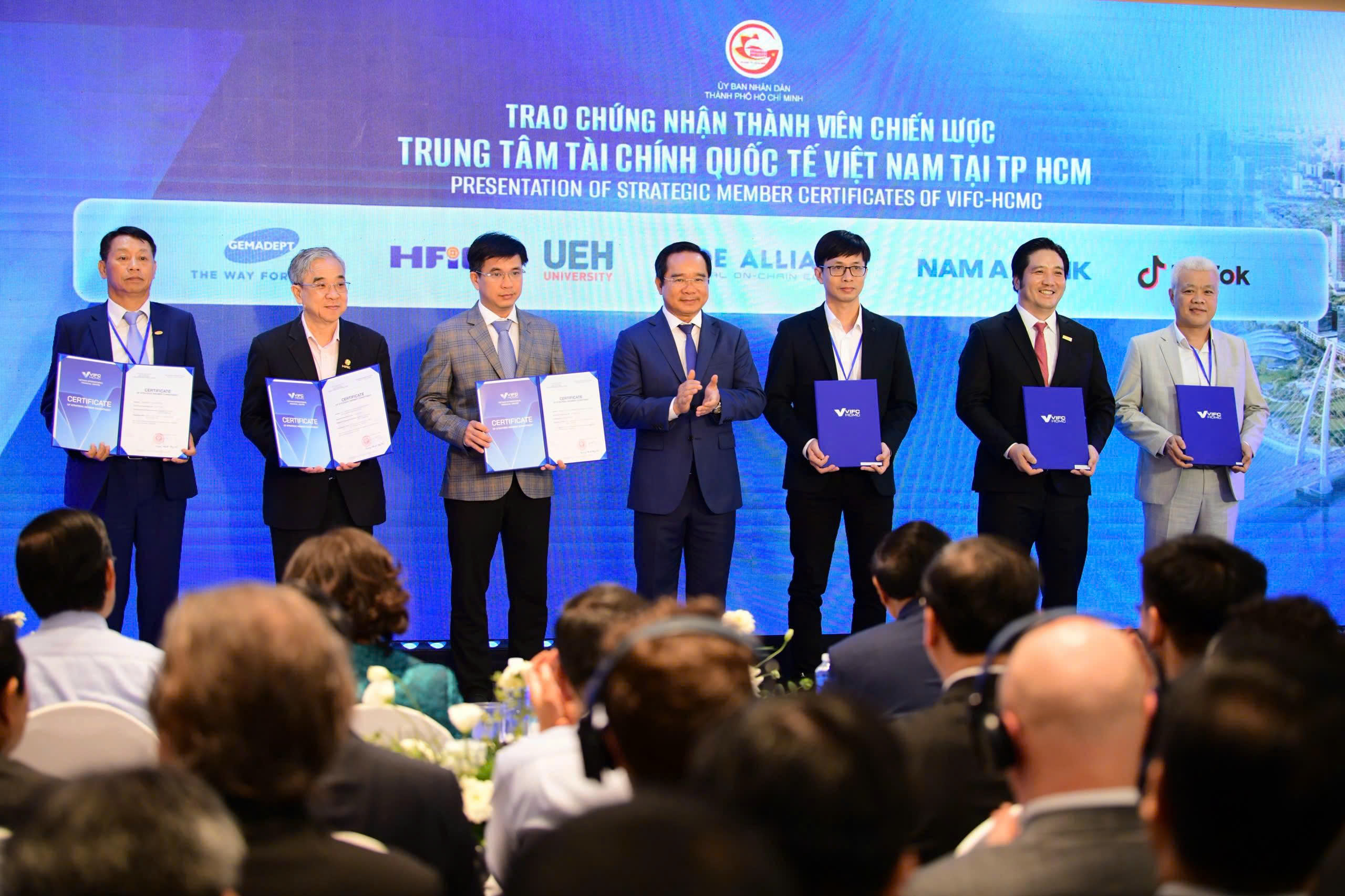 TP.HCM tăng 17 bậc trên bảng xếp hạng trung tâm tài chính toàn cầu, Đà Nẵng lần đầu góp mặt   - Ảnh 1.