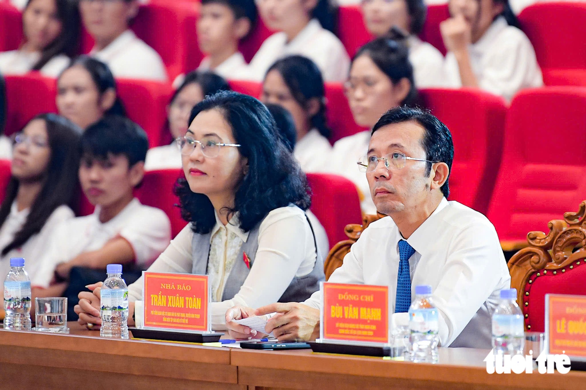 Cuộc hội ngộ của nữ Đại biểu Quốc hội và nữ SV mồ côi cha mẹ được giúp 50 triệu đồng - Ảnh 3.