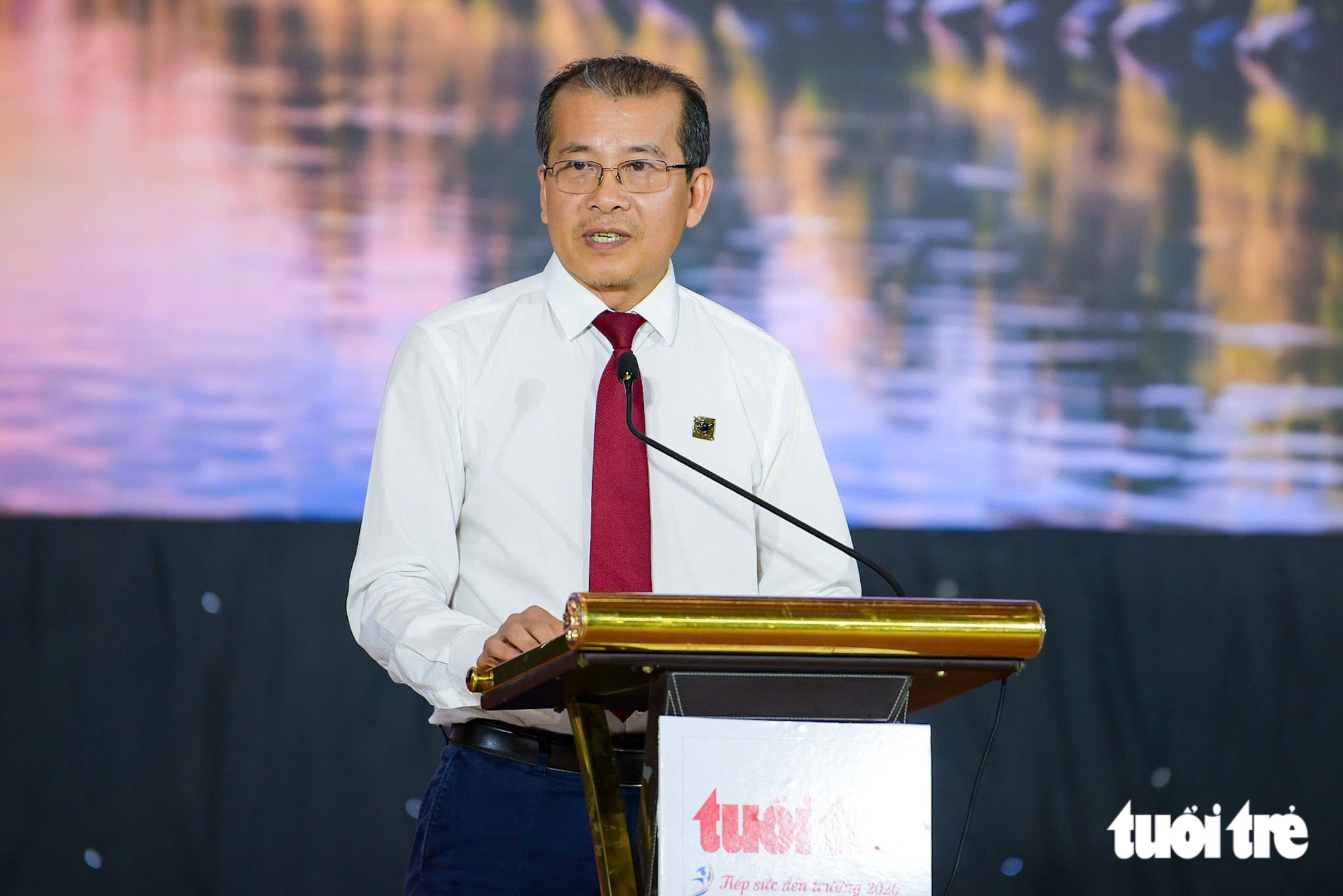 Cuộc hội ngộ của nữ Đại biểu Quốc hội và nữ SV mồ côi cha mẹ được giúp 50 triệu đồng - Ảnh 12.