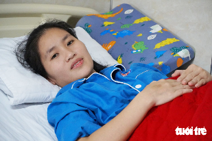 Cô giáo phải cưa chân vì cứu học trò: 'Tôi mong sớm trở lại bục giảng' - Ảnh 1.