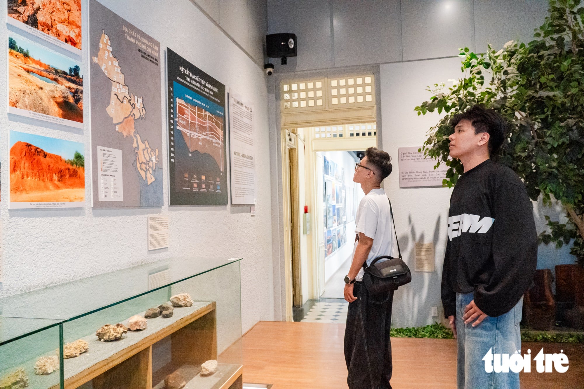 Free access parks youth surge across Ho Chi Minh City’s historic museums - Ảnh 8.