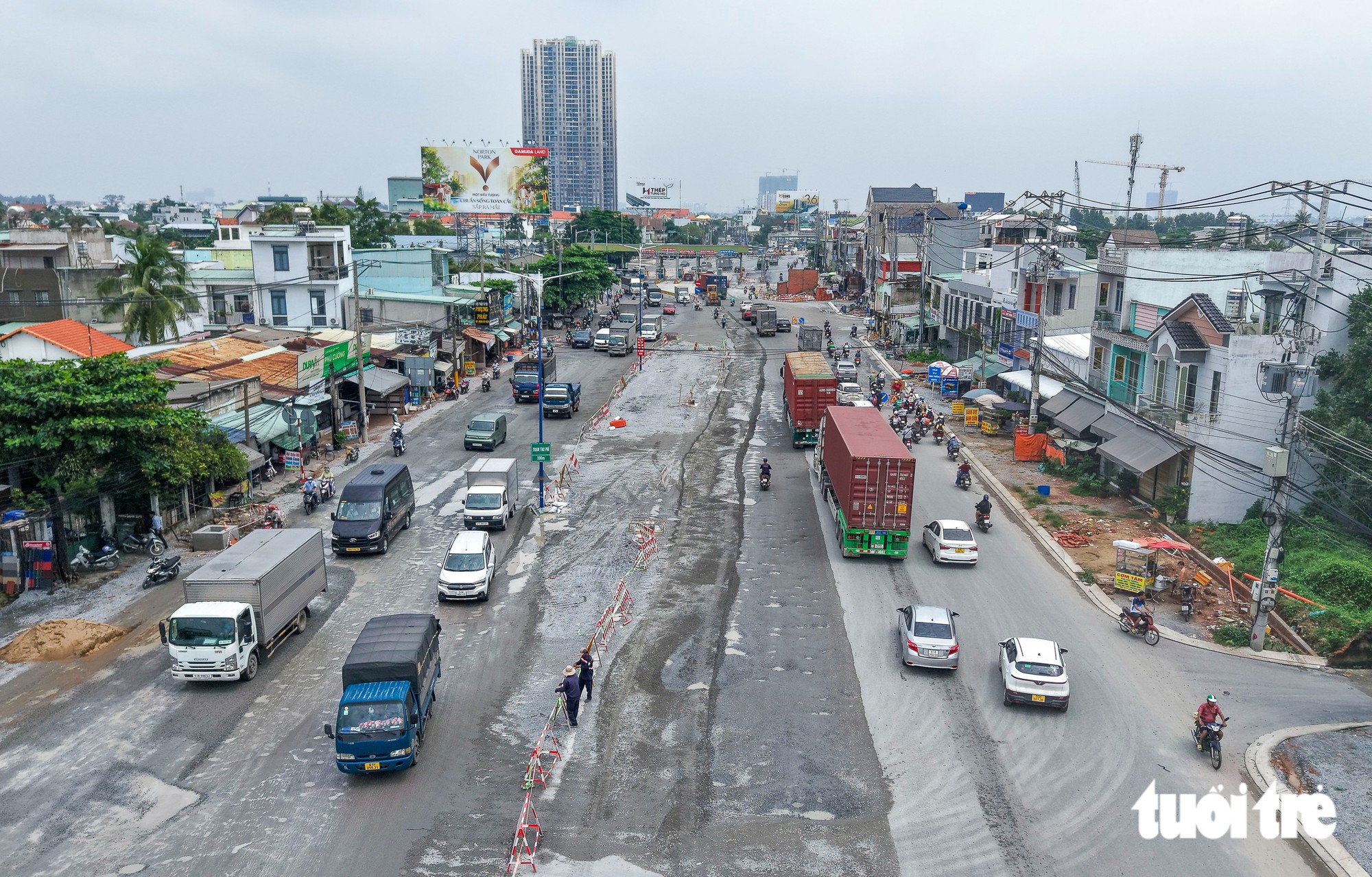 Cận cảnh diện mạo mới nhất của Quốc lộ 13 qua Bình Dương cũ sau hơn 4 năm mở rộng - Ảnh 2.
