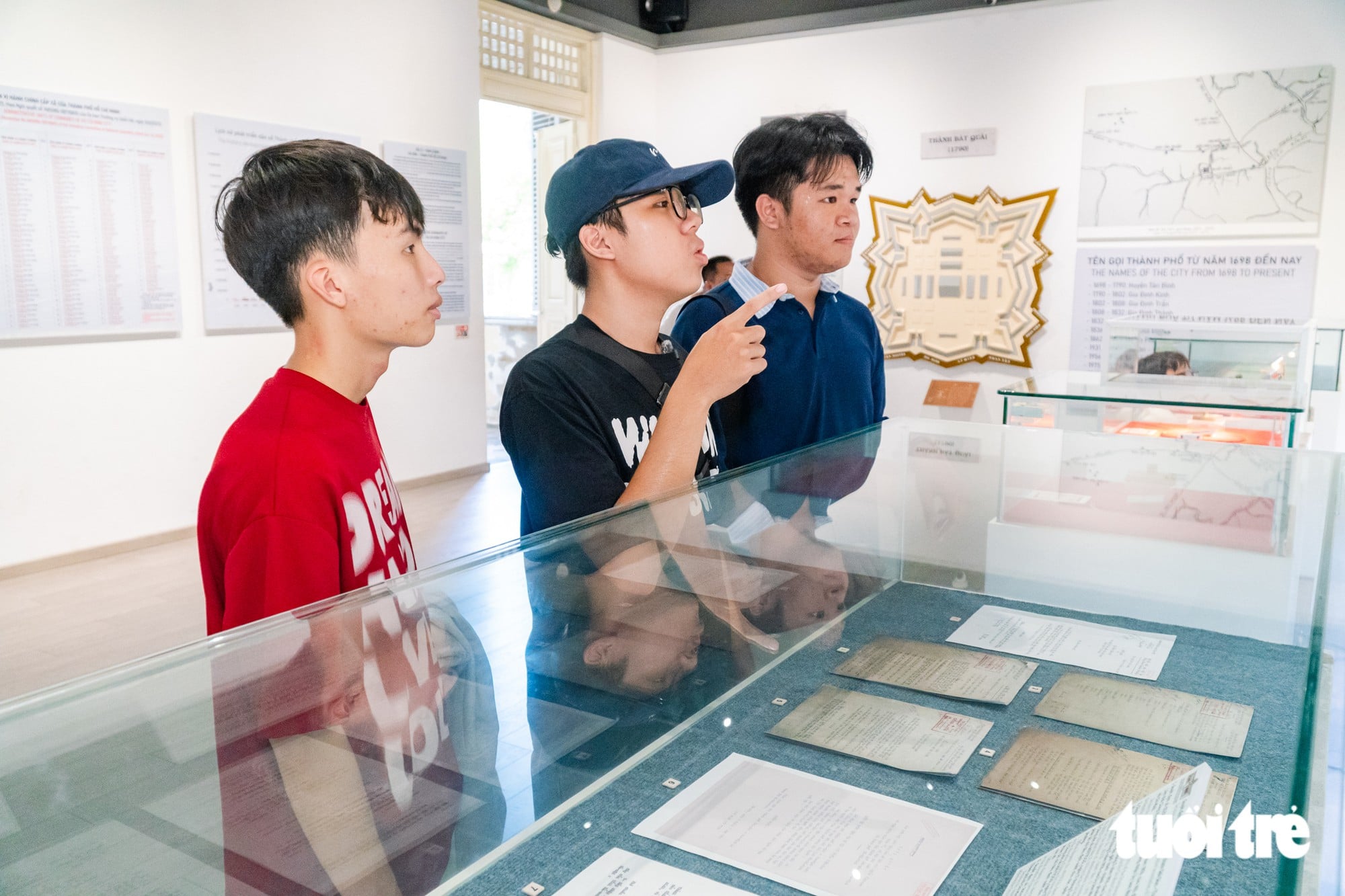 Free access parks youth surge across Ho Chi Minh City’s historic museums - Ảnh 4.