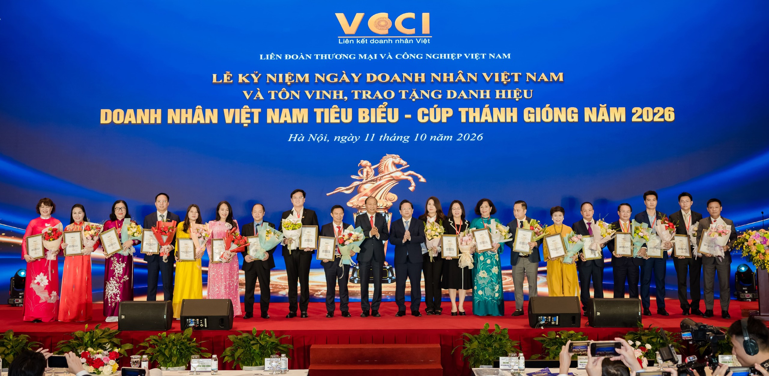 Chủ tịch TTC Energy Đặng Huỳnh Anh Tuấn nhận Cúp Thánh Gióng 2026 dành cho Doanh nhân tiêu biểu - Ảnh 2.