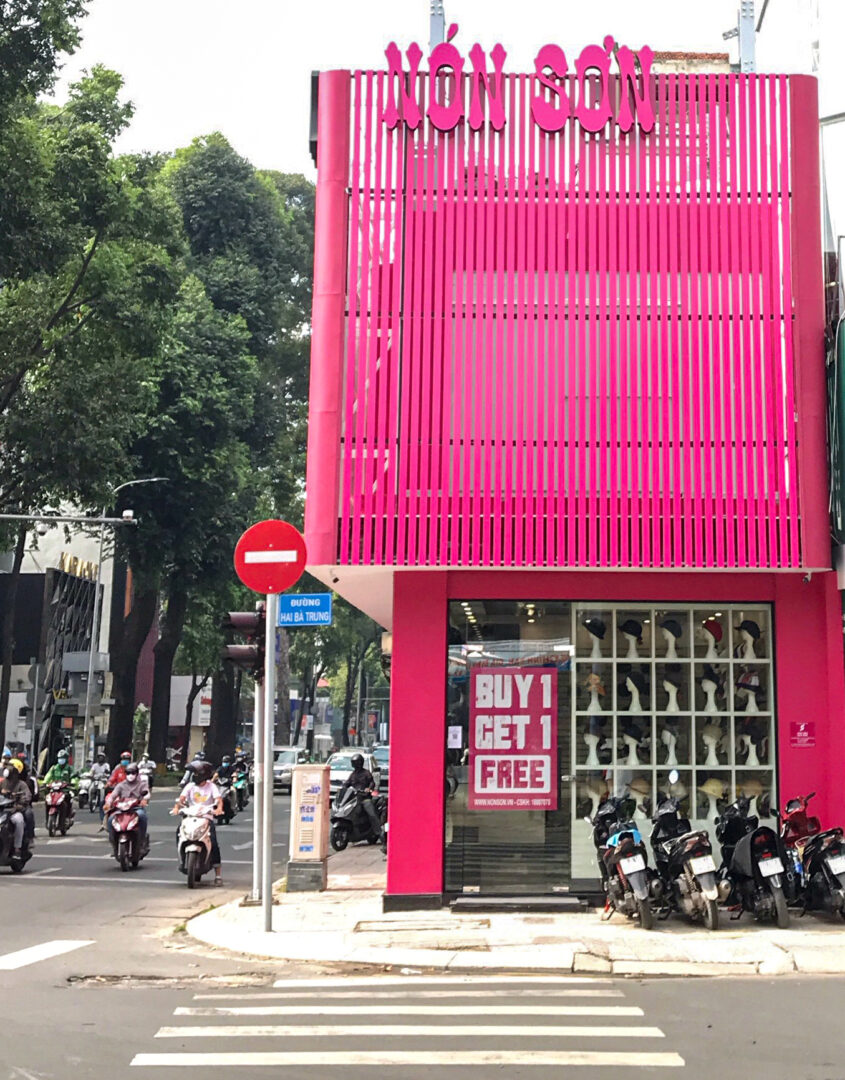 N&oacute;n Sơn v&agrave; h&agrave;ng loạt nh&agrave; h&agrave;ng c&oacute; t&ecirc;n &lsquo;Ngọc Sương&rsquo; nợ thuế lớn - Ảnh 1.