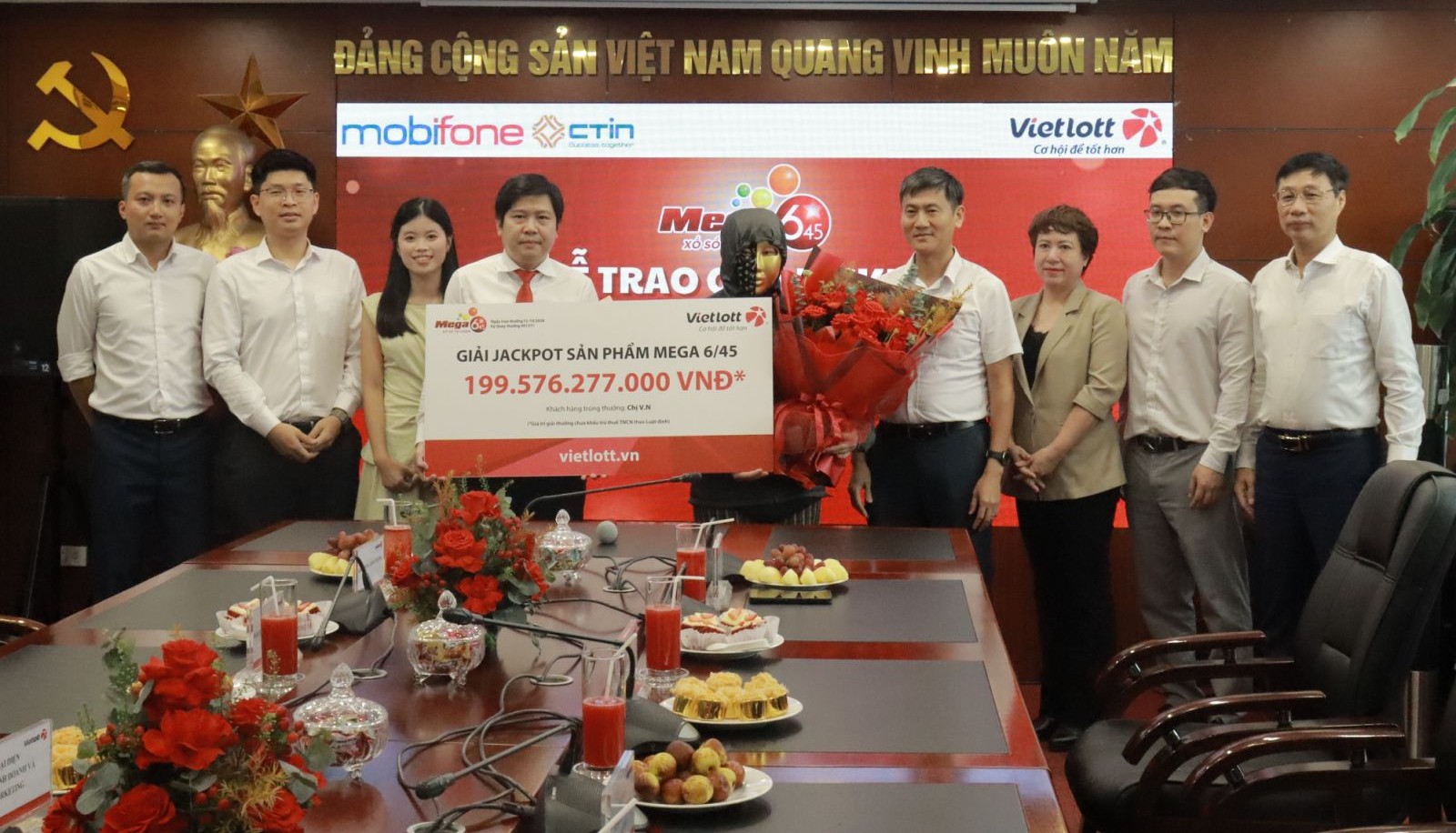‘Biết trúng gần 200 tỉ đồng Vietlott, tôi rất run, chồng thì không tin’ - Ảnh 1.