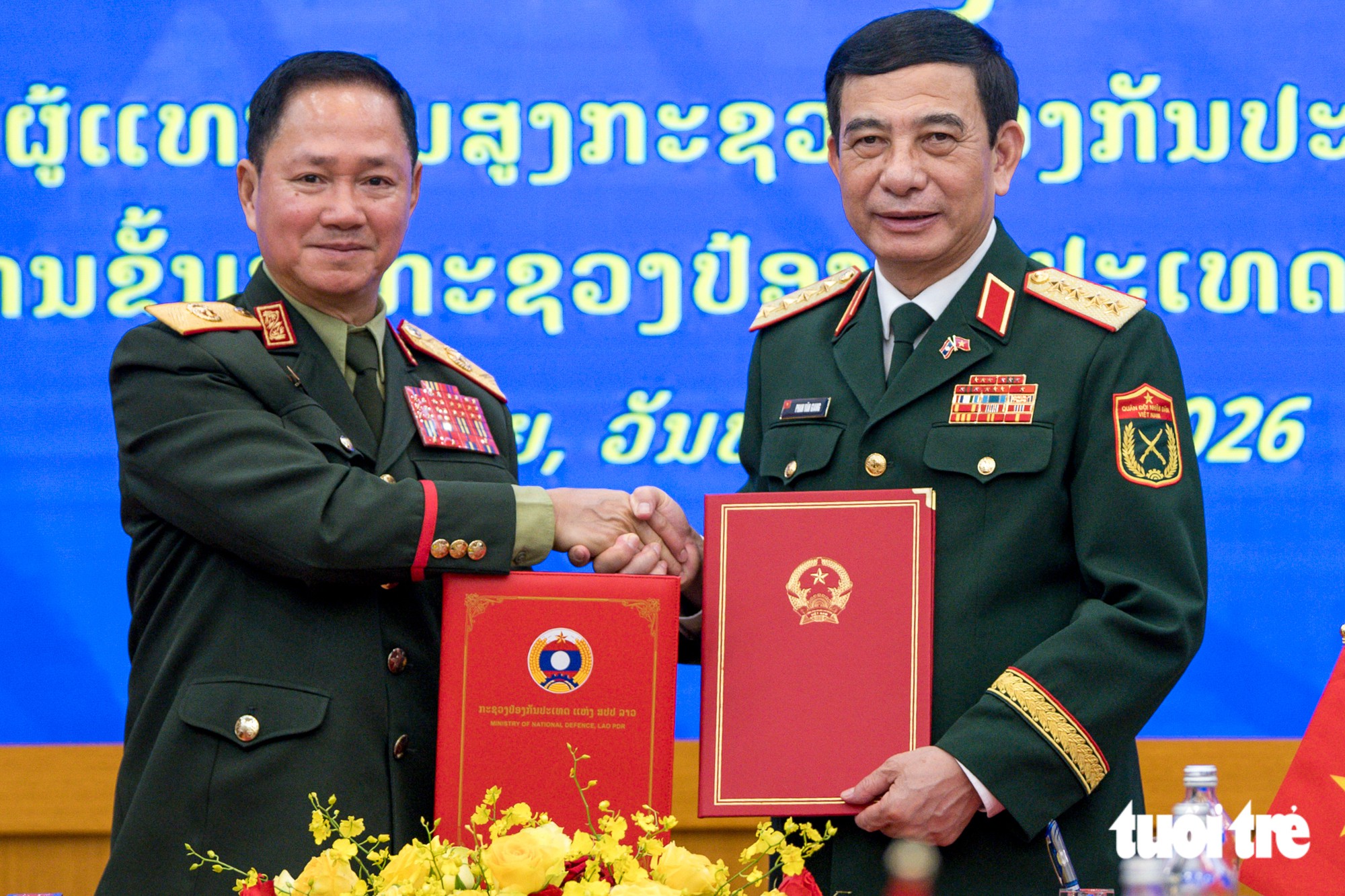Đại tướng Phan Văn Giang hội đàm với Phó thủ tướng Lào thúc đẩy hợp tác Quốc phòng 2026 - Ảnh 7.