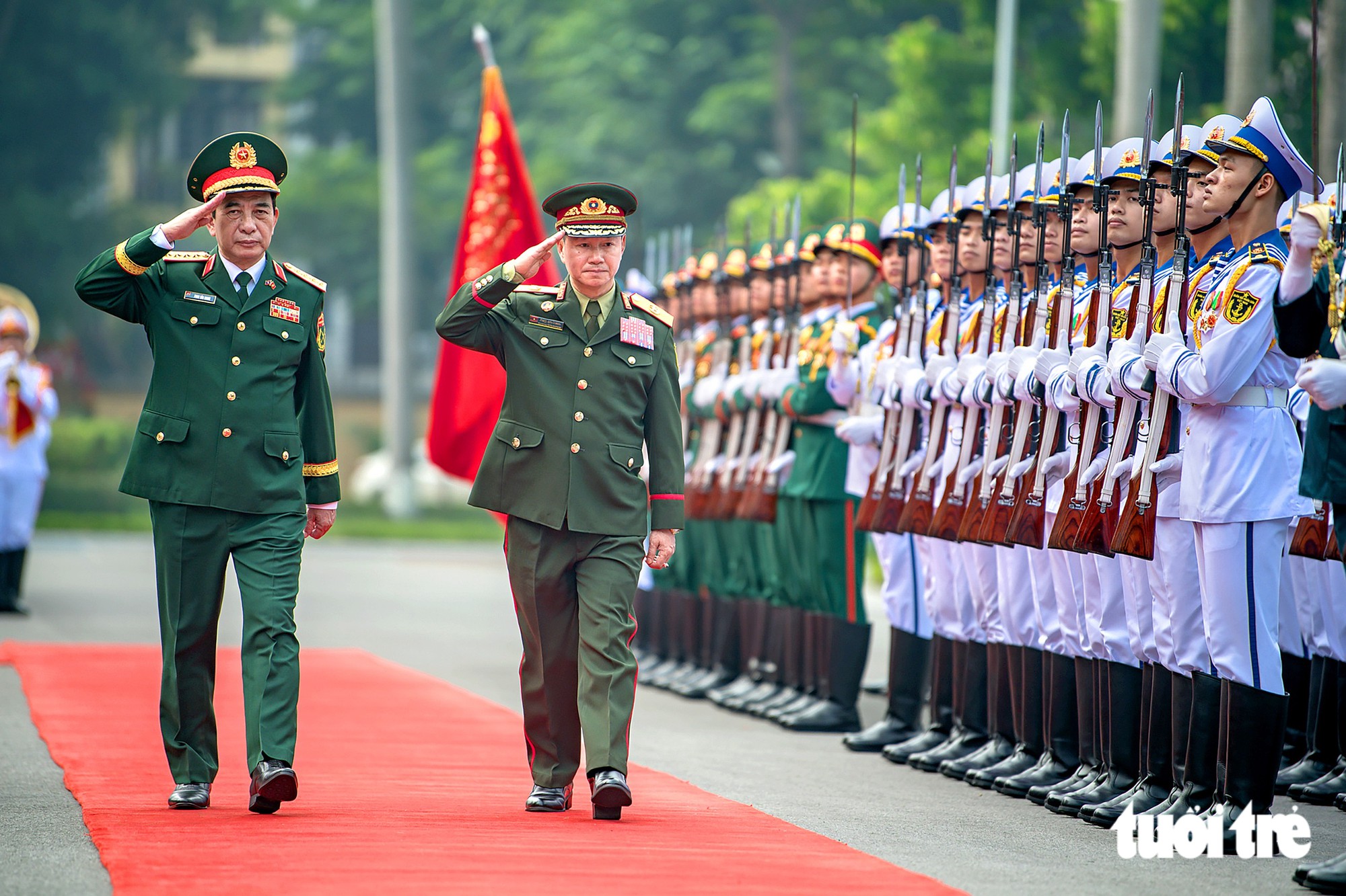 Đại tướng Phan Văn Giang hội đàm với Phó thủ tướng Lào thúc đẩy hợp tác Quốc phòng 2026 - Ảnh 3.
