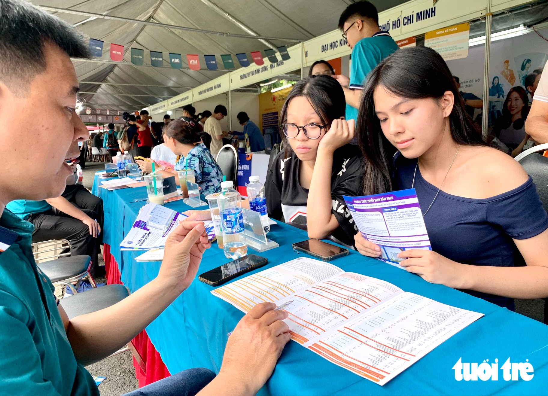 Nhiều ngành đào tạo đại học đổi tên, điều chỉnh từ mùa tuyển sinh 2027 - Ảnh 1.