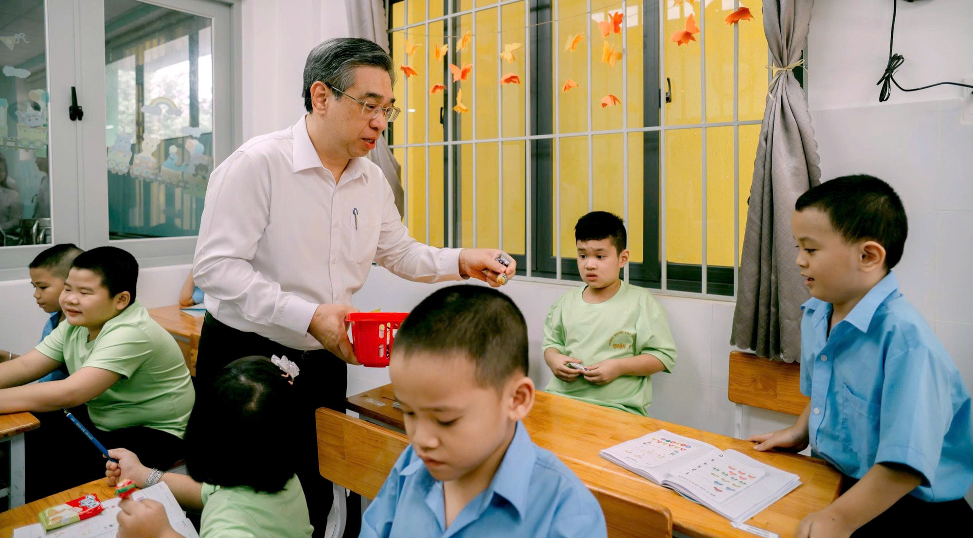 Phó bí thư Thành ủy TP.HCM Nguyễn Phước Lộc: không để trẻ em nào bị bỏ lại phía sau trong giáo dục - Ảnh 5.