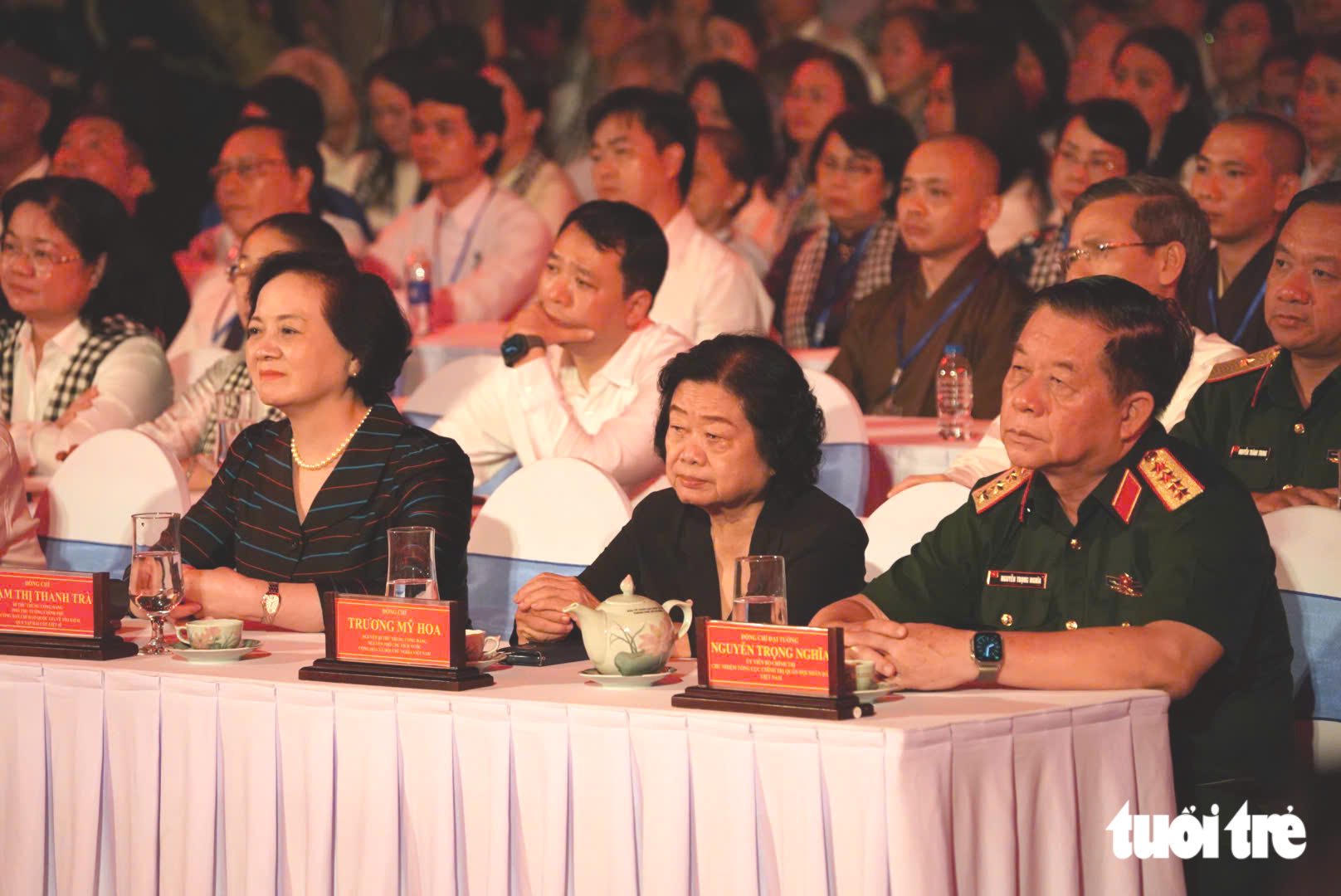 ‘Khúc tri ân’ trước giờ đưa các anh hùng liệt sĩ về nghĩa trang thành phố - Ảnh 2.