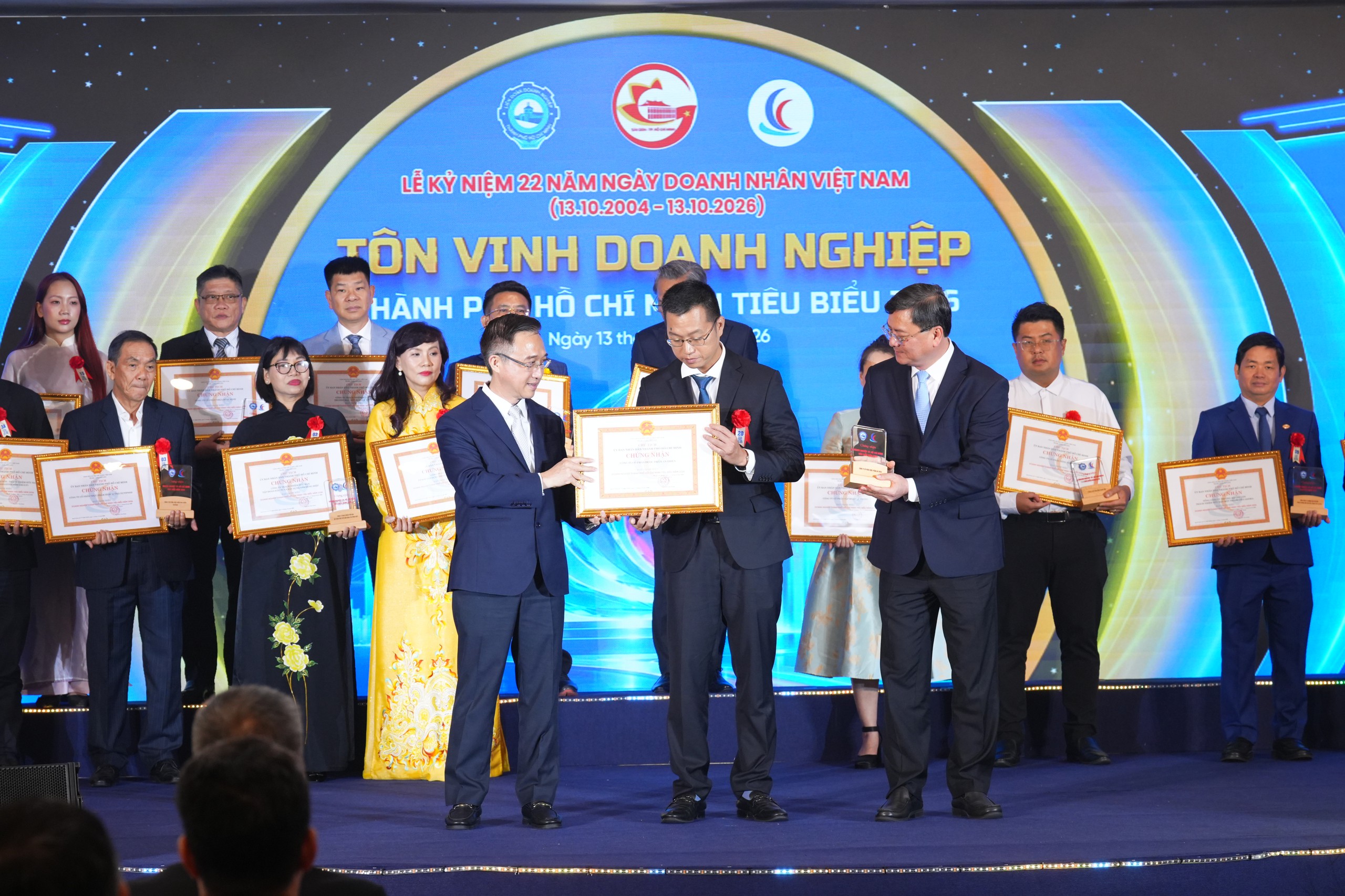 Tôn vinh 100 doanh nghiệp, 96 doanh nhân TP.HCM tiêu biểu năm 2026 - Ảnh 3.