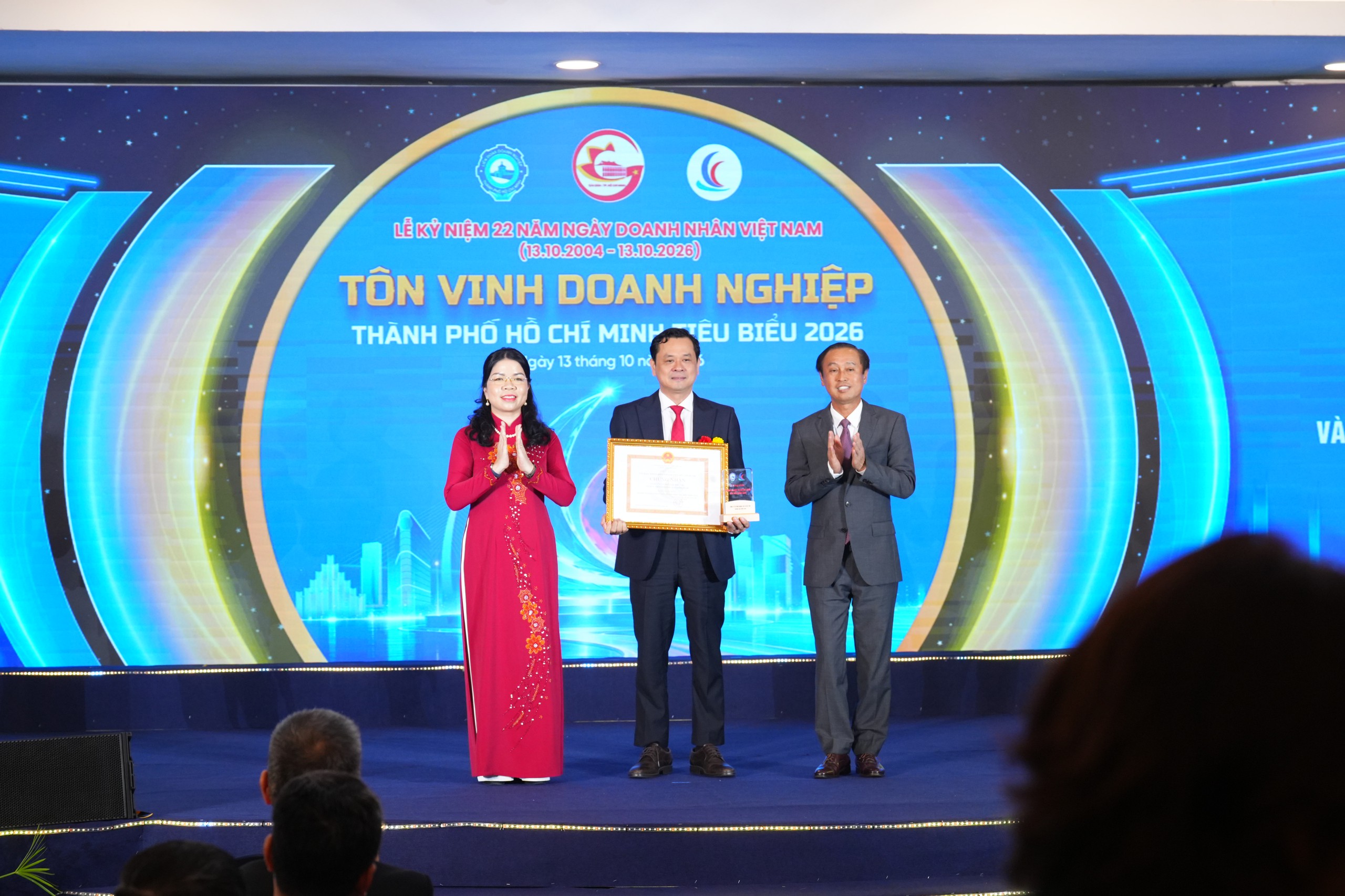 Tôn vinh 100 doanh nghiệp, 96 doanh nhân TP.HCM tiêu biểu năm 2026 - Ảnh 4.