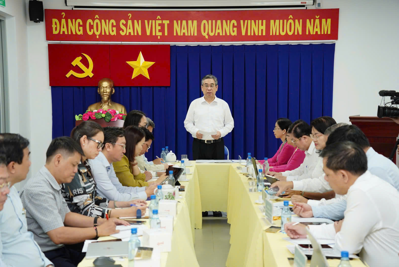 Phó bí thư Thành ủy TP.HCM Nguyễn Phước Lộc: không để trẻ em nào bị bỏ lại phía sau trong giáo dục - Ảnh 2.