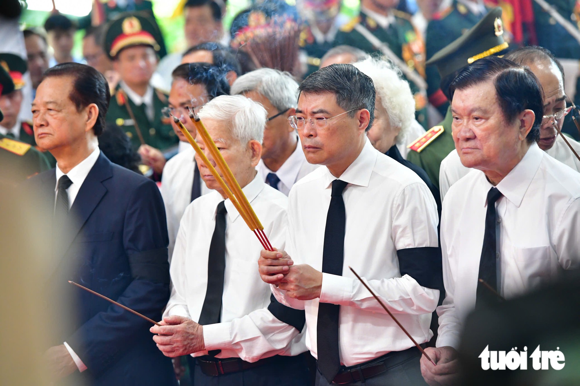 Remains of 731 fallen soldiers laid to rest in Ho Chi Minh City after 58 years- Ảnh 2.