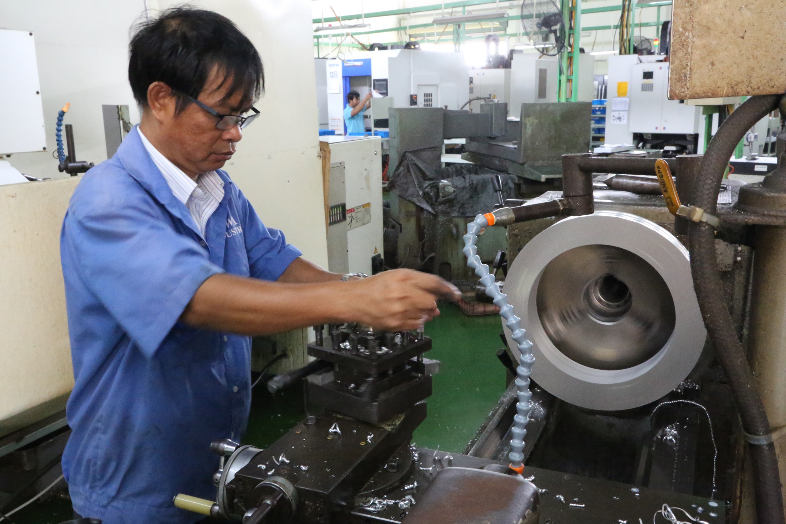 Tây Ninh tổ chức 4 vùng không gian phát triển công nghiệp chủ yếu với 11 ngành trọng tâm - Ảnh 12.
