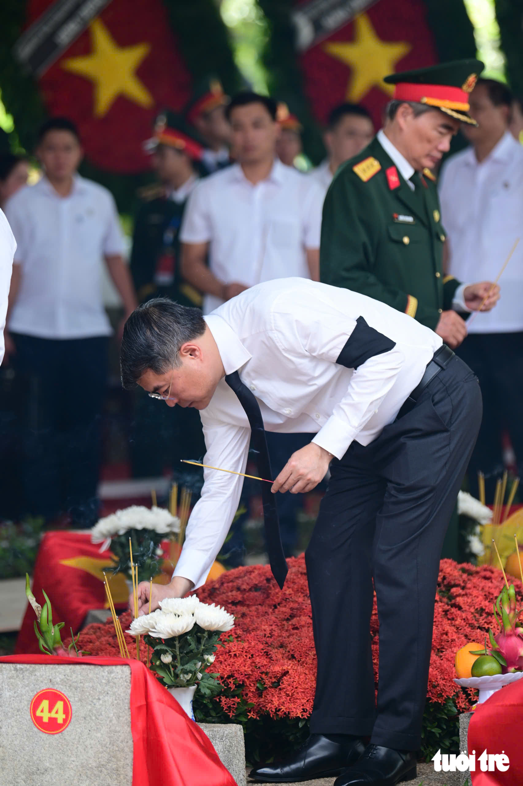 Các anh trở về giữa lòng nhân dân, ấm vô cùng vòng tay mẹ Việt Nam - Ảnh 13.