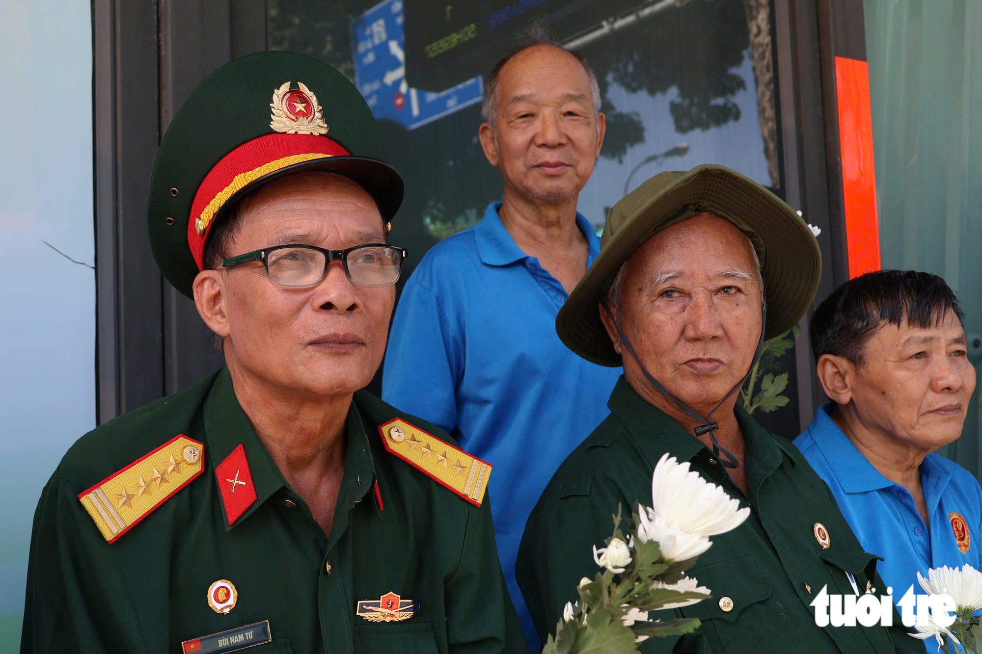 Các anh trở về giữa lòng nhân dân, ấm vô cùng vòng tay mẹ Việt Nam - Ảnh 27.