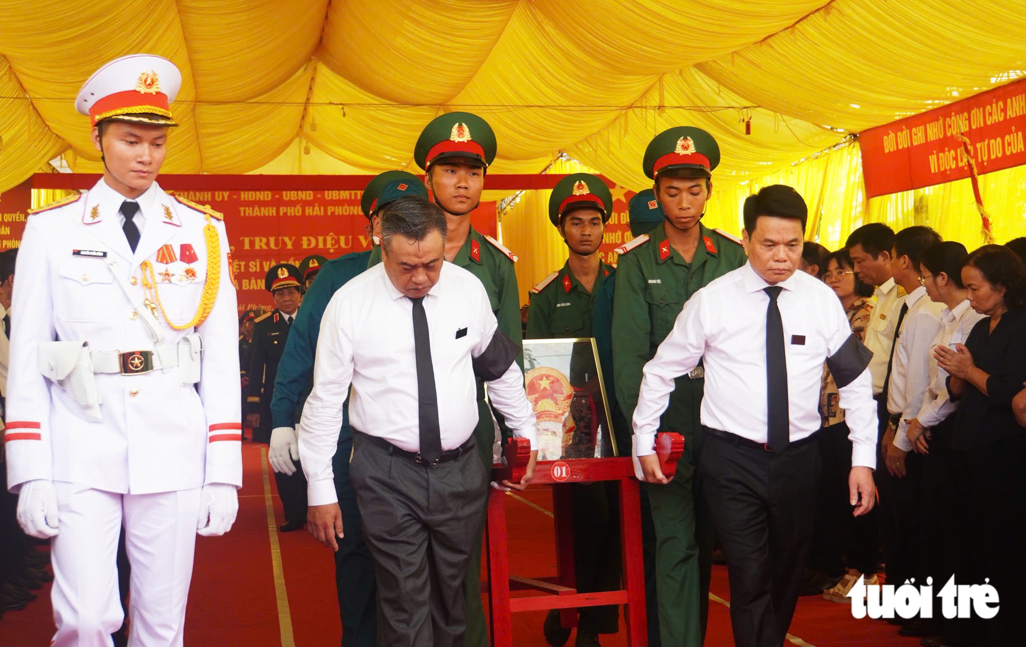 Hải Phòng truy điệu, an táng 56 hài cốt liệt sĩ và đồng bào tử nạn thời chống Pháp - Ảnh 4.
