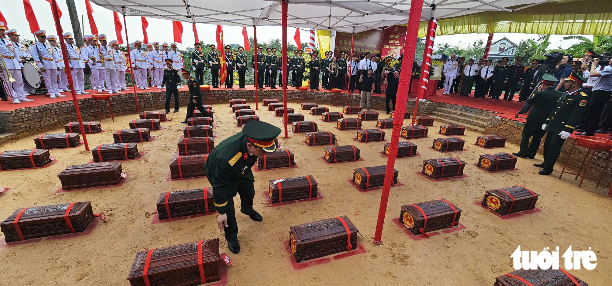 Hải Phòng truy điệu, an táng 56 hài cốt liệt sĩ và đồng bào tử nạn thời chống Pháp - Ảnh 10.