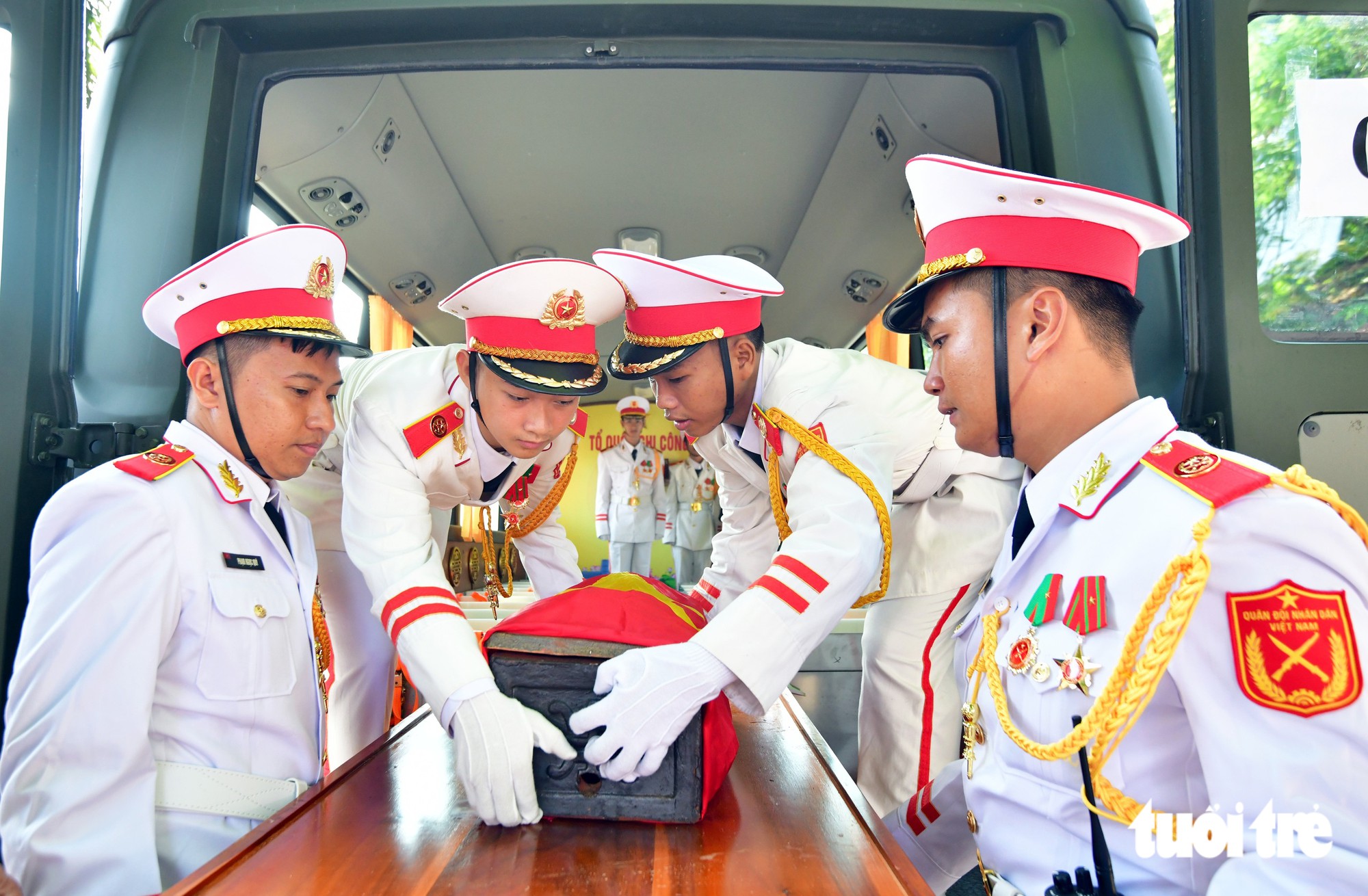 - Ảnh 13.