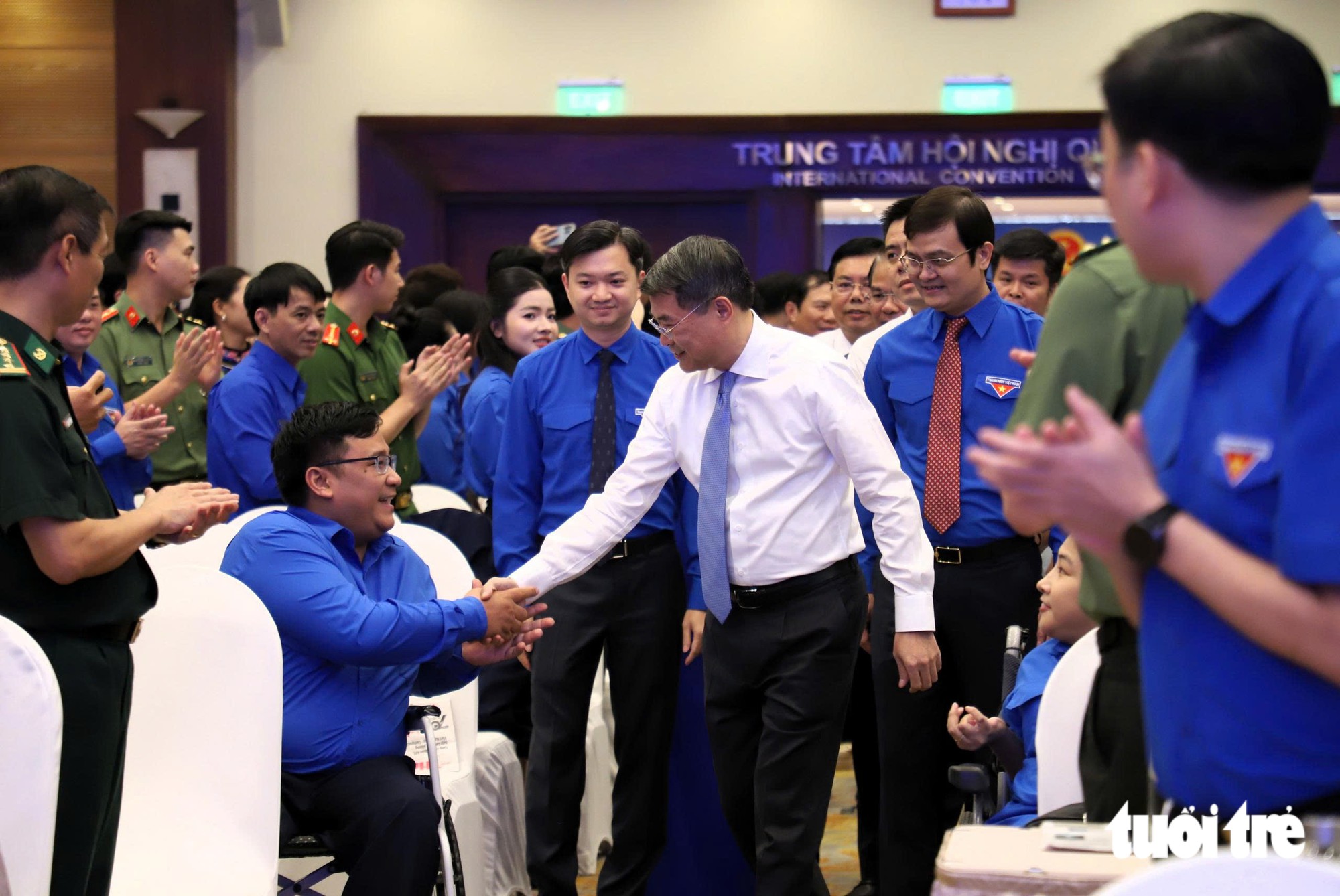 Thủ tướng Chính phủ Lê Minh Hưng đối thoại với thanh niên về công nghệ và khởi nghiệp - Ảnh 2.
