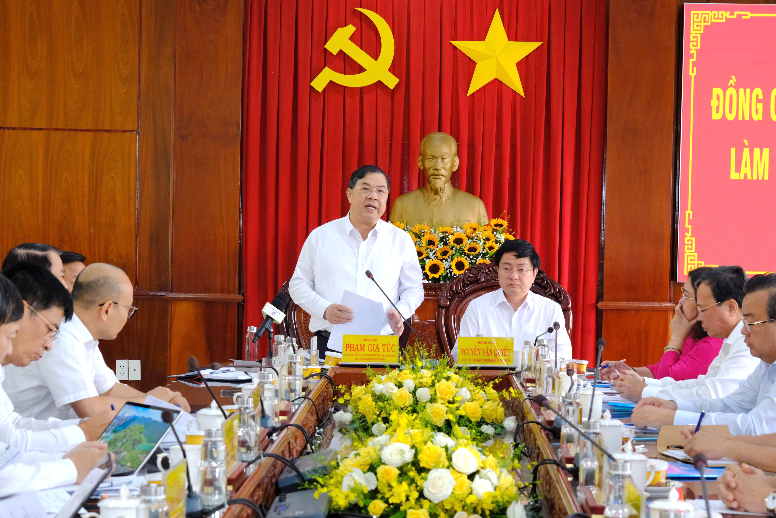 Phó thủ tướng Phạm Gia Túc ủng hộ Tây Ninh phấn đấu lên thành phố trực thuộc Trung ương vào năm 2028 - Ảnh 2.