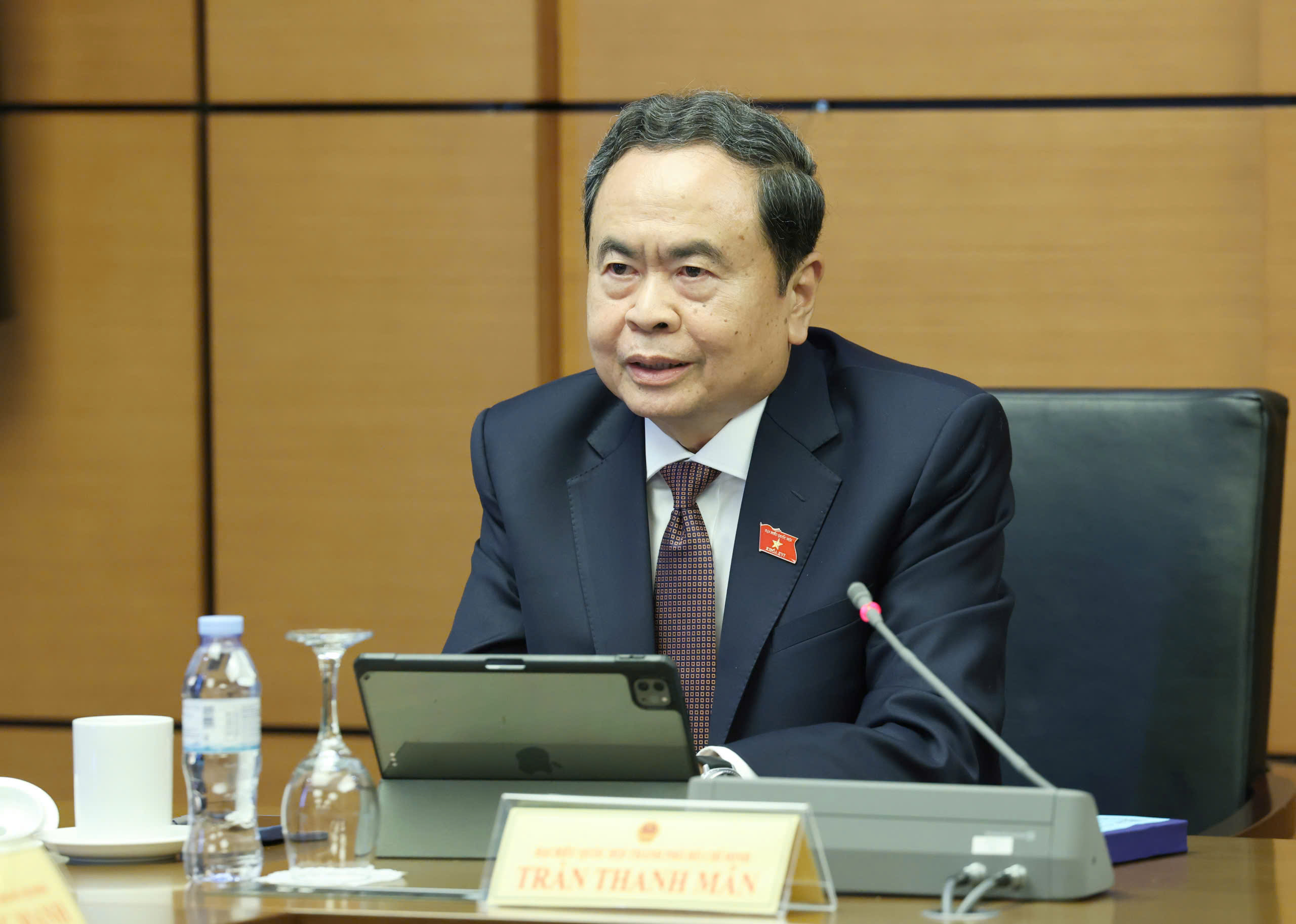 Đại biểu Quốc hội đề nghị luật điều chỉnh hoạt động giao hàng, vận chuyển giấy tờ của shipper - Ảnh 3.