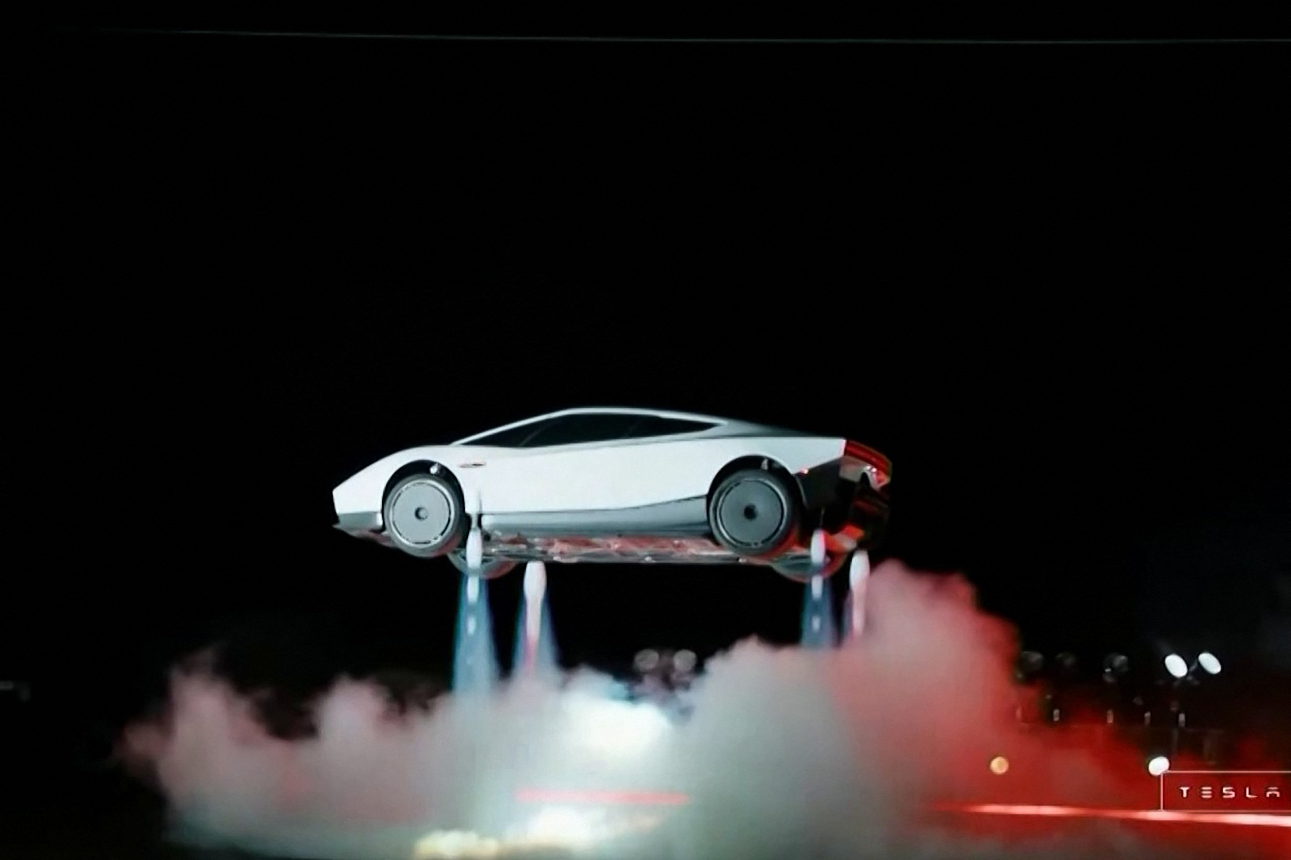 Tesla biến Roadster thành xe điện 'biết bay' nhờ công nghệ tên lửa? - Ảnh 2.