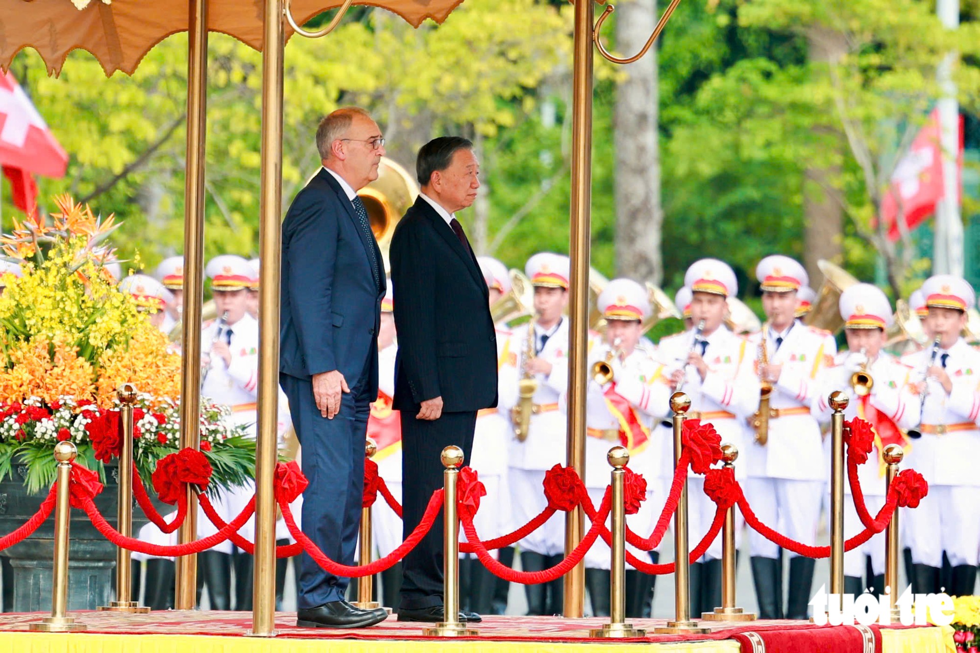 Tổng Bí thư, Chủ tịch nước Tô Lâm và Phu nhân đón Tổng thống Thụy Sĩ và Phu nhân - Ảnh 2.