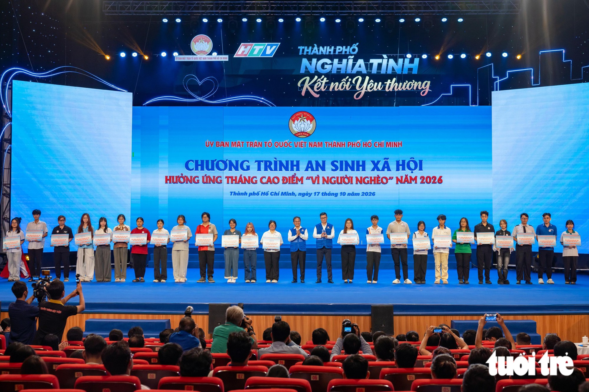 Hơn 92 tỉ đồng chăm lo người nghèo, học sinh, sinh viên khó khăn ở TP.HCM - Ảnh 7.