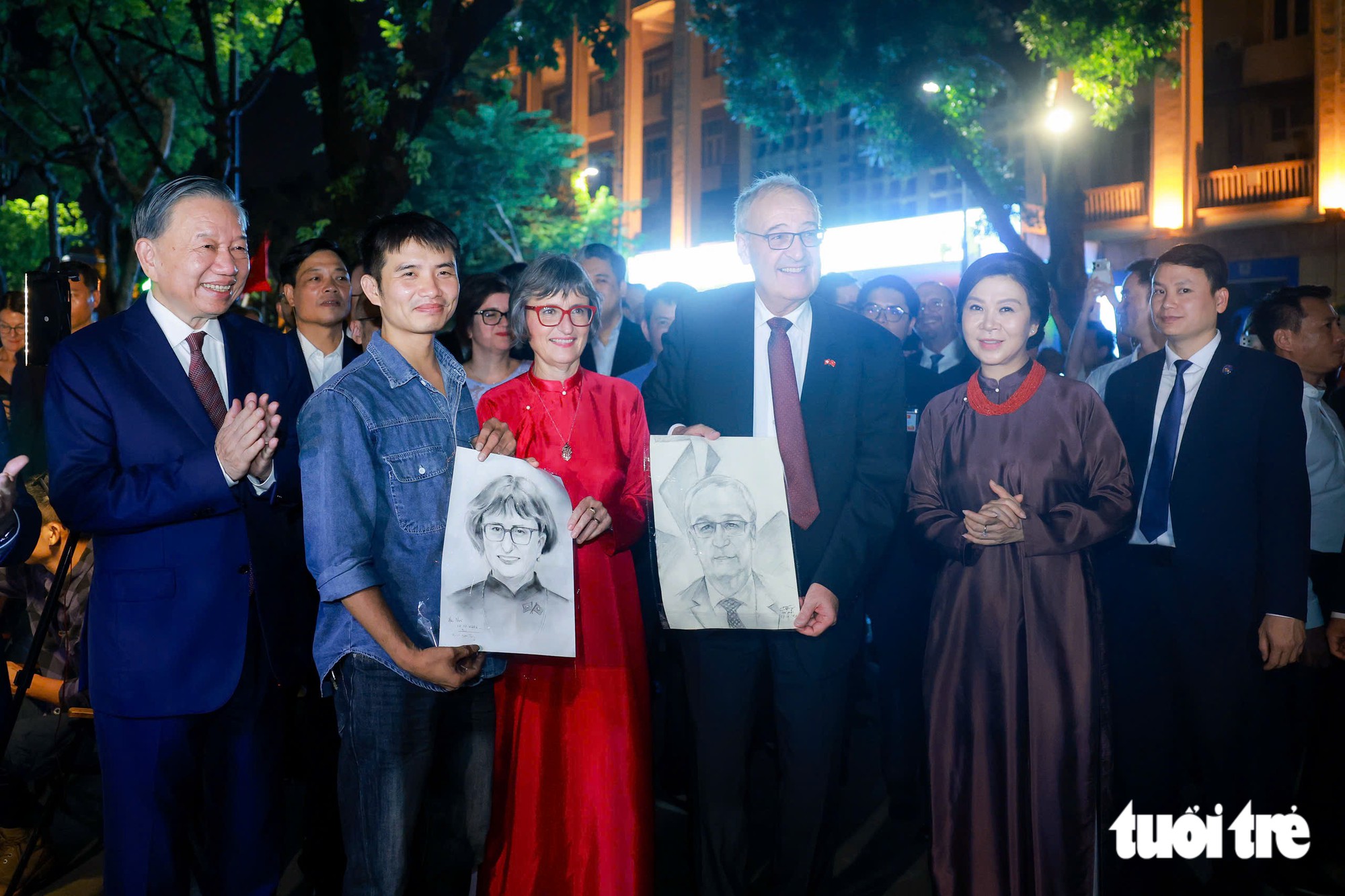 Tổng Bí thư, Chủ tịch nước Tô Lâm tặng tò he cho Tổng thống Thụy Sĩ - Ảnh 9.