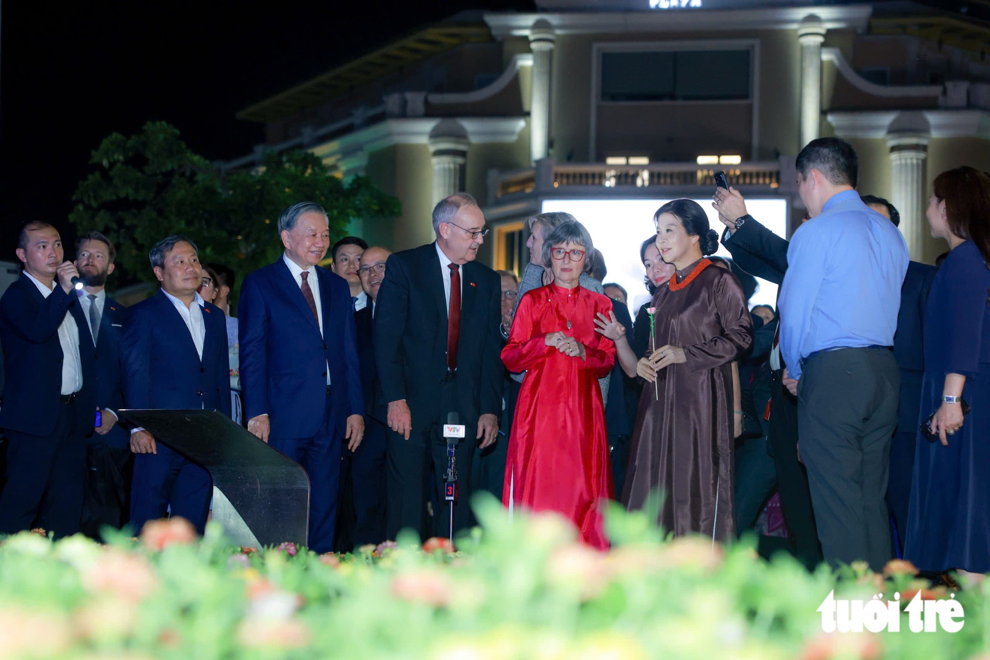 Tổng Bí thư, Chủ tịch nước Tô Lâm tặng tò he cho Tổng thống Thụy Sĩ - Ảnh 6.