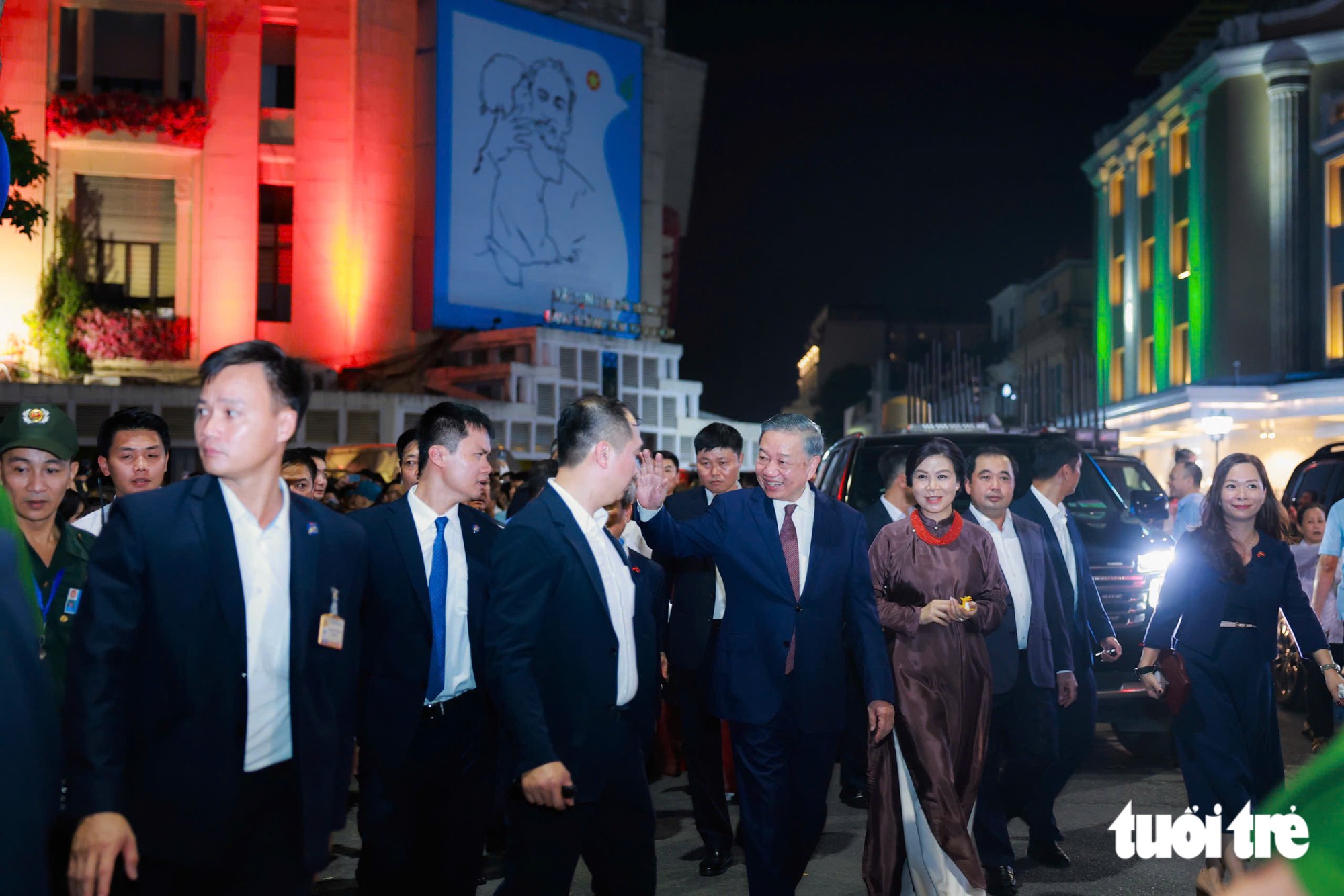 Tổng Bí thư, Chủ tịch nước Tô Lâm tặng tò he cho Tổng thống Thụy Sĩ - Ảnh 2.