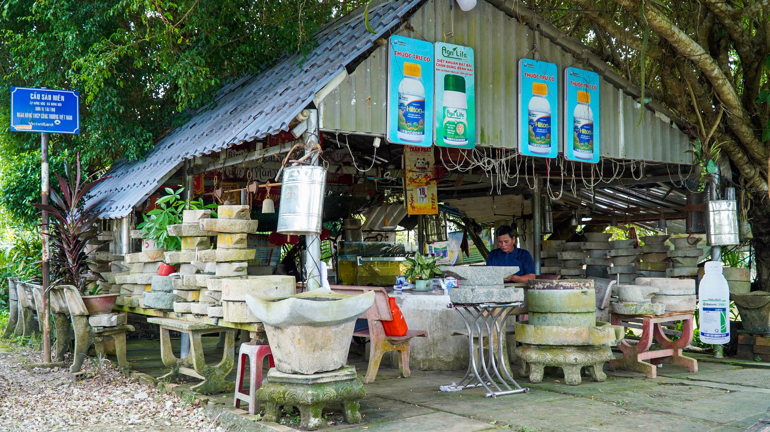 Lão nông miền Tây với ‘ám ảnh’ cảnh xay bột làm bánh và sở thích sưu tầm cối đá - Ảnh 2.
