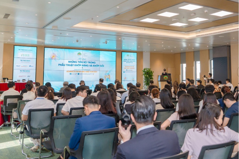 Bệnh viện Đa khoa Hồng Ngọc tổ chức hội thảo quốc tế - Cập nhật những tiến bộ trong phẫu thuật khớp - Ảnh 1.