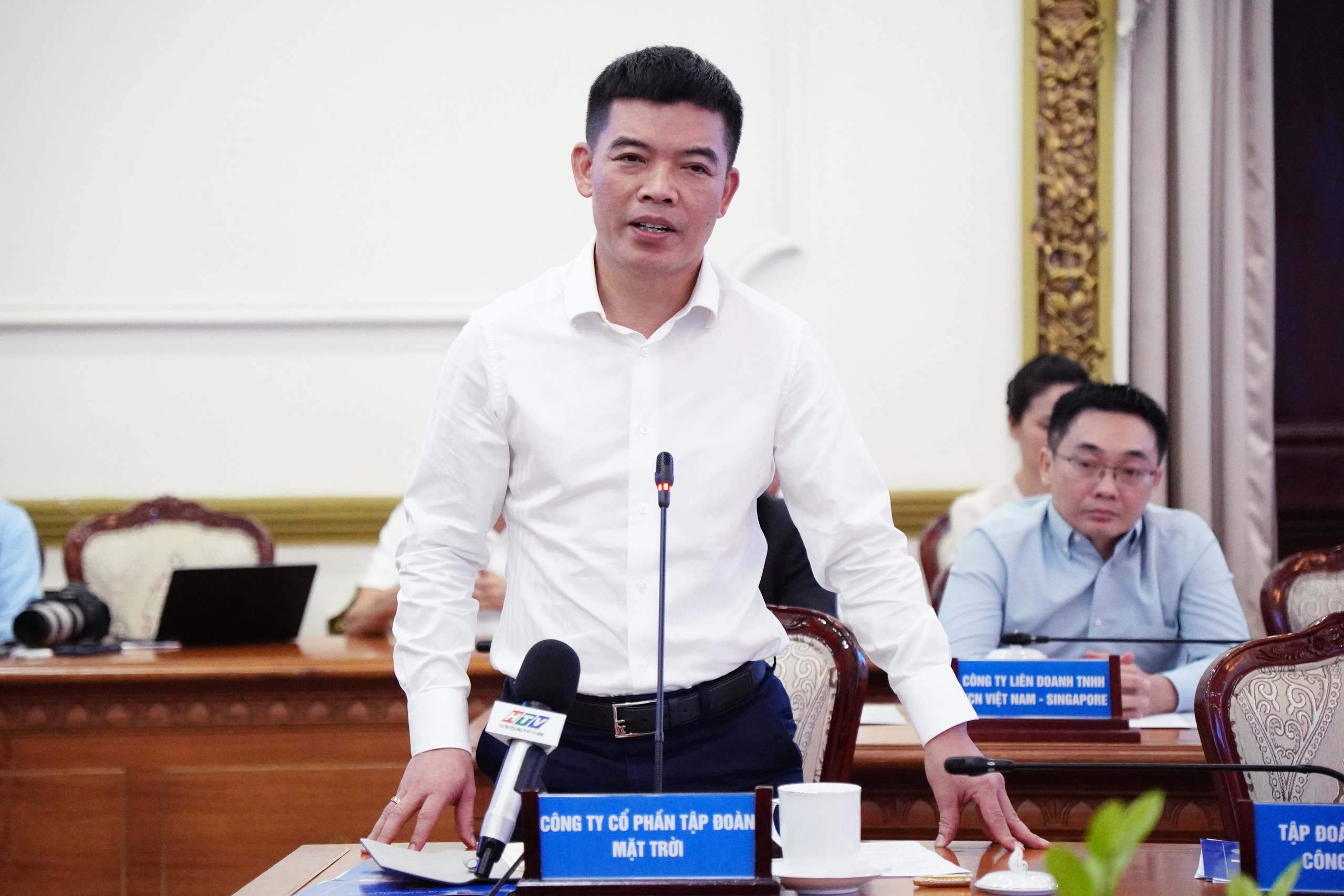 Chủ tịch TP.HCM: Doanh nghiệp đã cam kết thì cùng thực hiện, góp sức cho tăng trưởng hai con số - Ảnh 4.