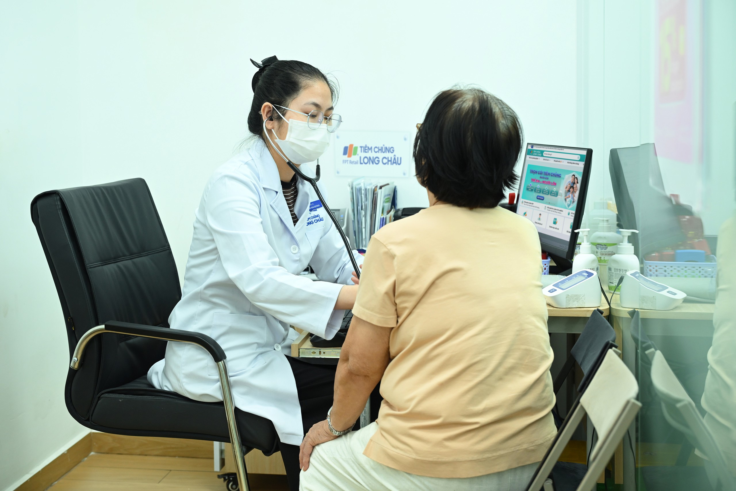 Cúm mùa thường khỏi sau một tuần, vì sao vẫn có thể nguy hiểm? - Ảnh 2.