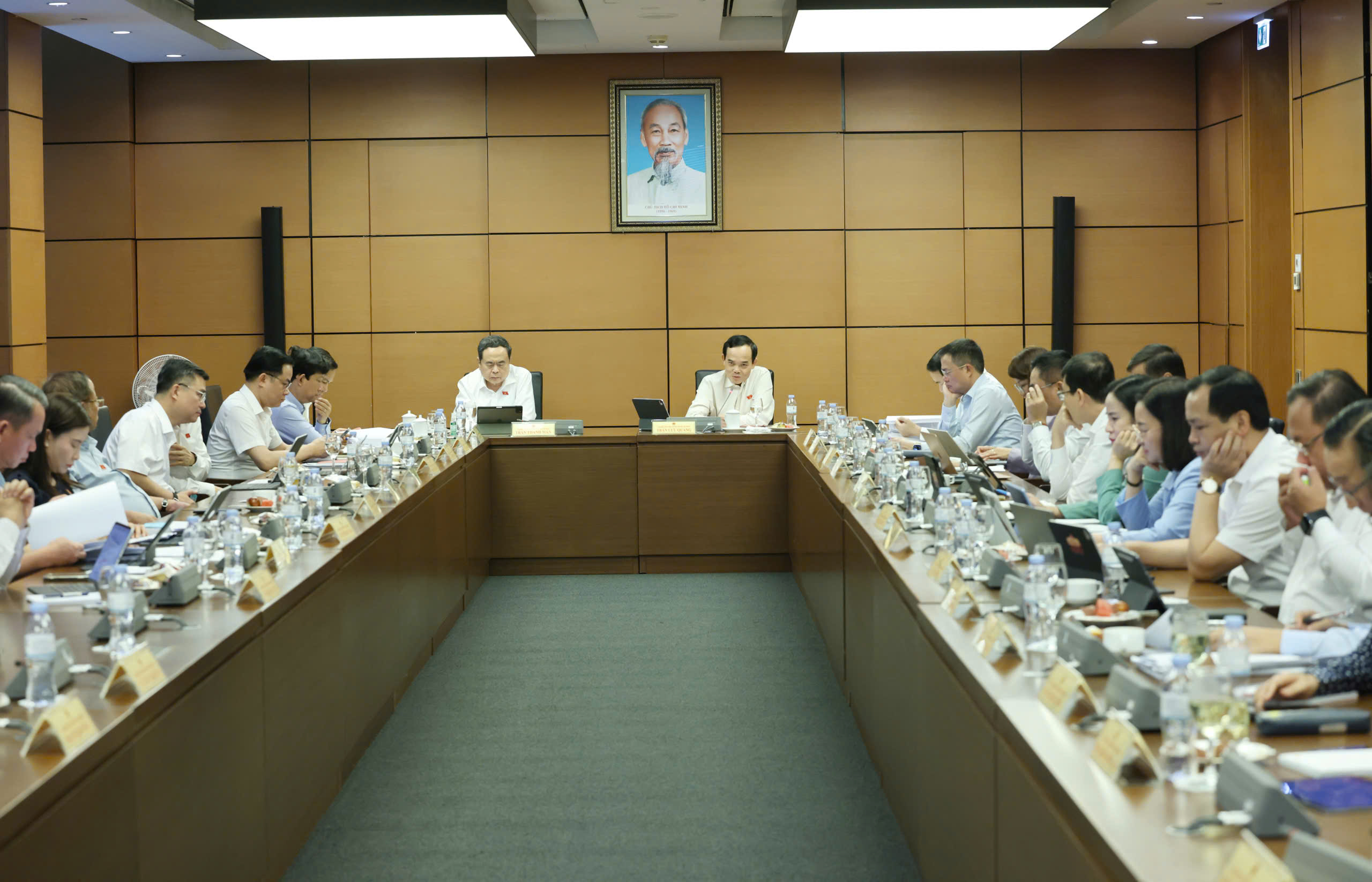 Đại biểu Quốc hội đề xuất huy động trái phiếu công trình bằng việc 'kích hoạt' lòng yêu nước - Ảnh 1.