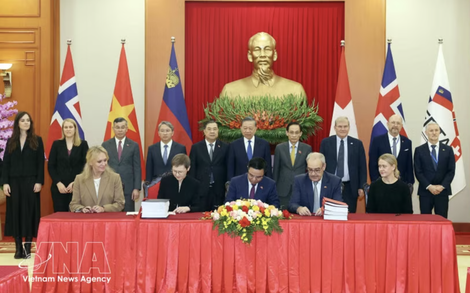 Swiss President hails new Free Trade Agreement at Swiss-Viet Economic Forum 2026 - Ảnh 1.