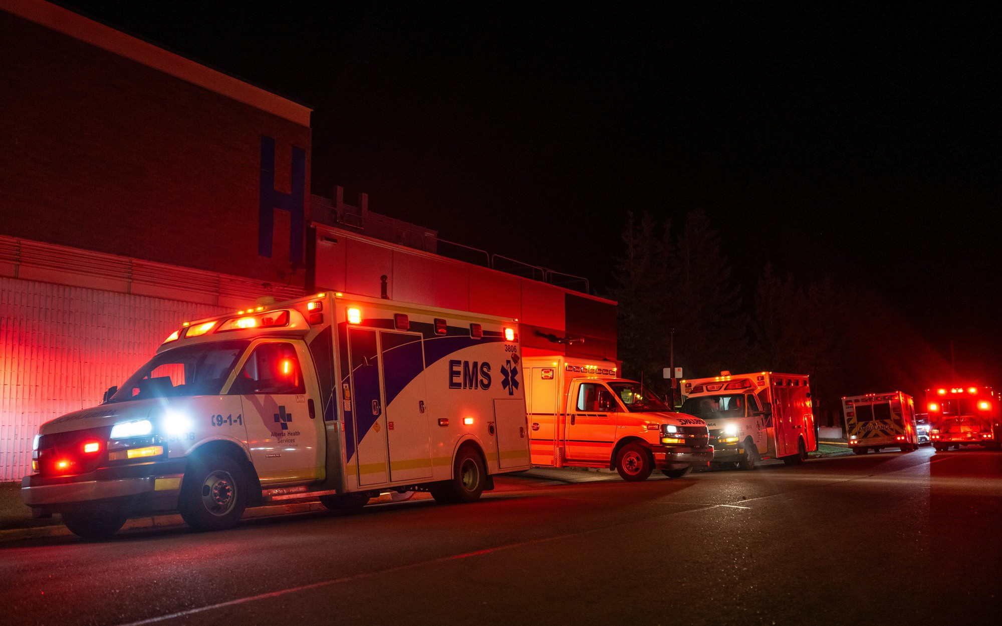 háy lớn tại căn cứ quân sự Canada, người bị thương nặng phải chuyển viện xa 180km
