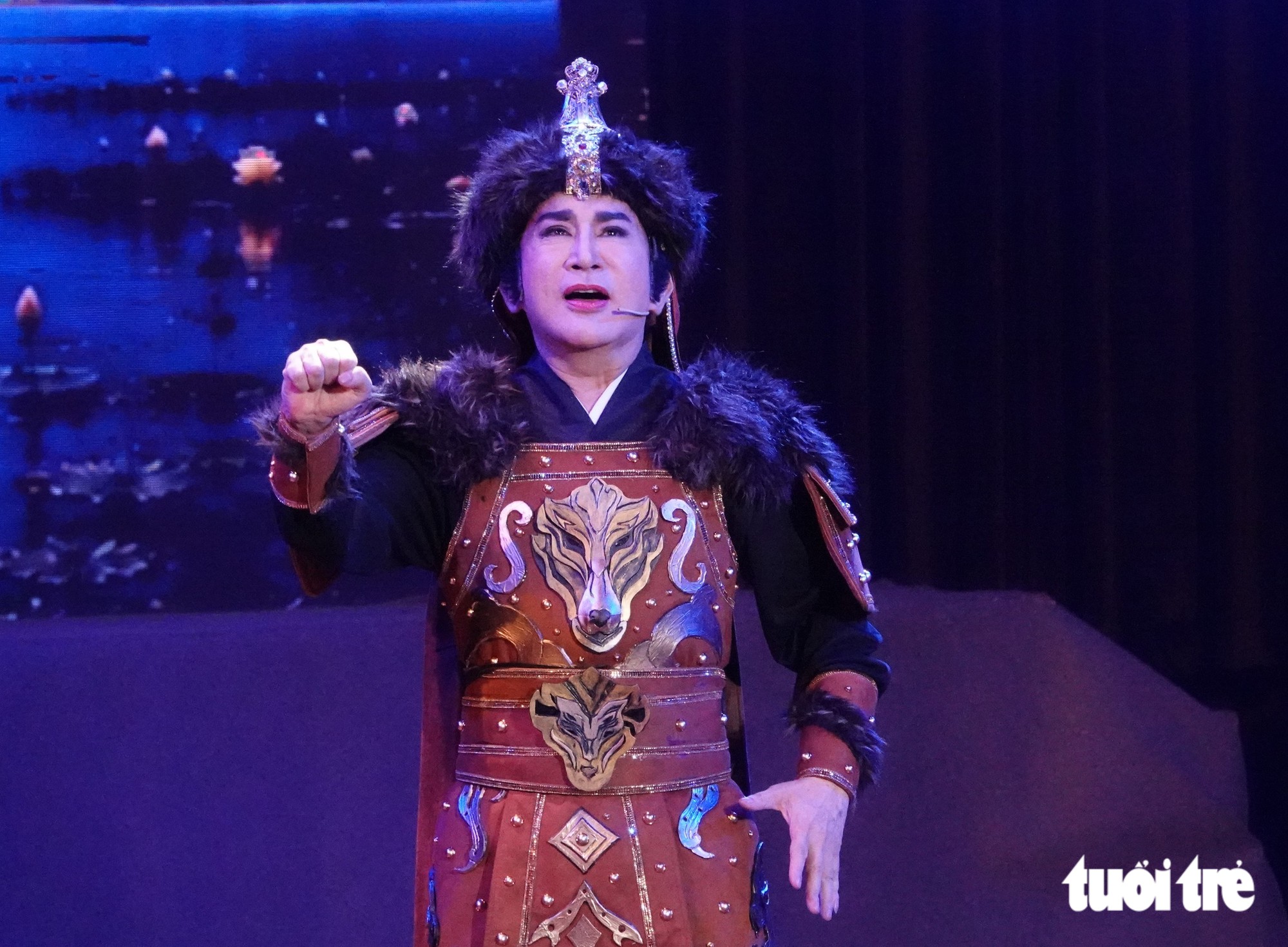 Cả ngàn khán giả hát mừng sinh nhật trong live show kéo dài đến rạng sáng hôm sau của Kim Tử Long - Ảnh 5.