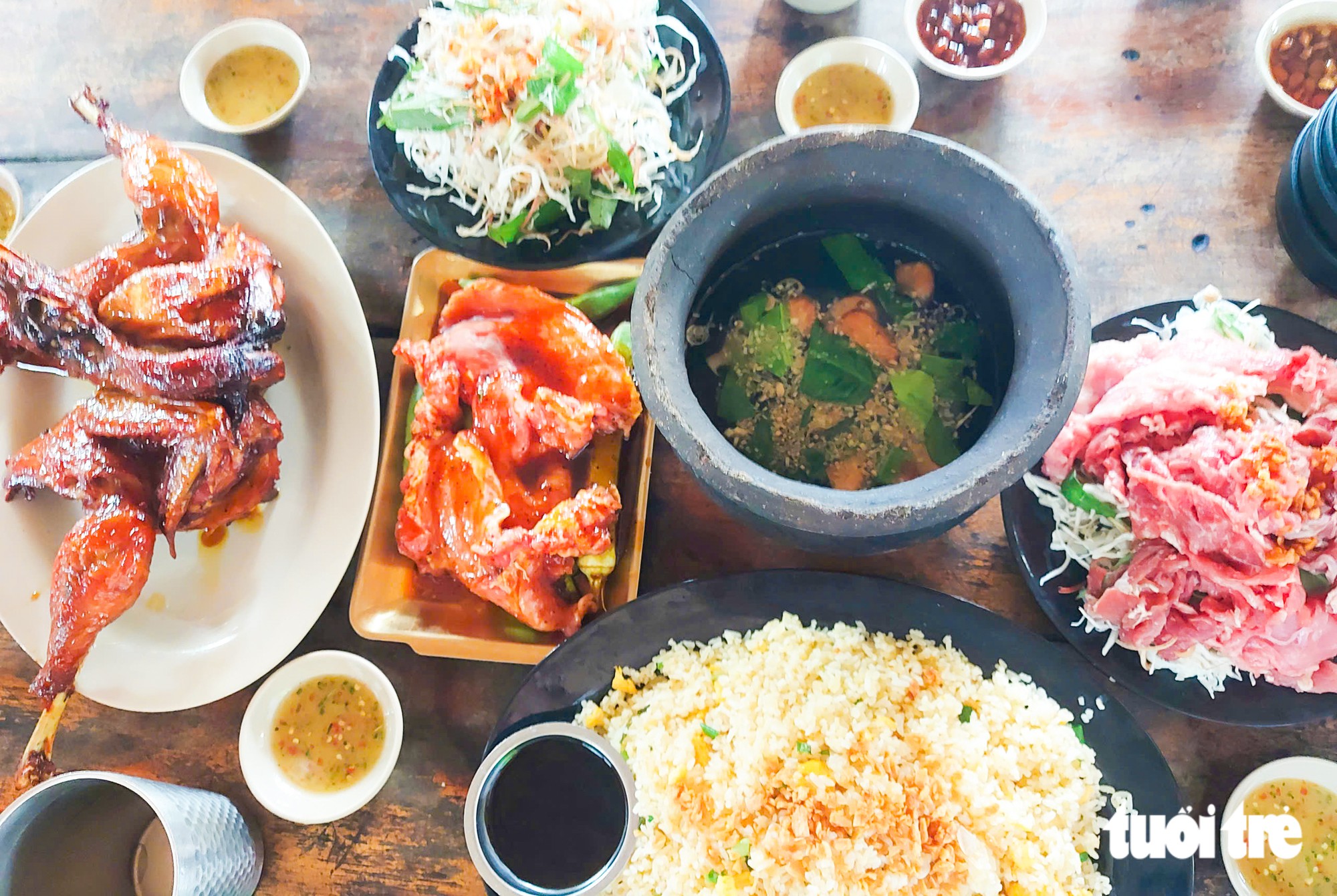 Bò nhúng lá chúc, gà đốt ở vùng Bảy núi An Giang ngon hết sảy, gây thương nhớ cho du khách - Ảnh 1.